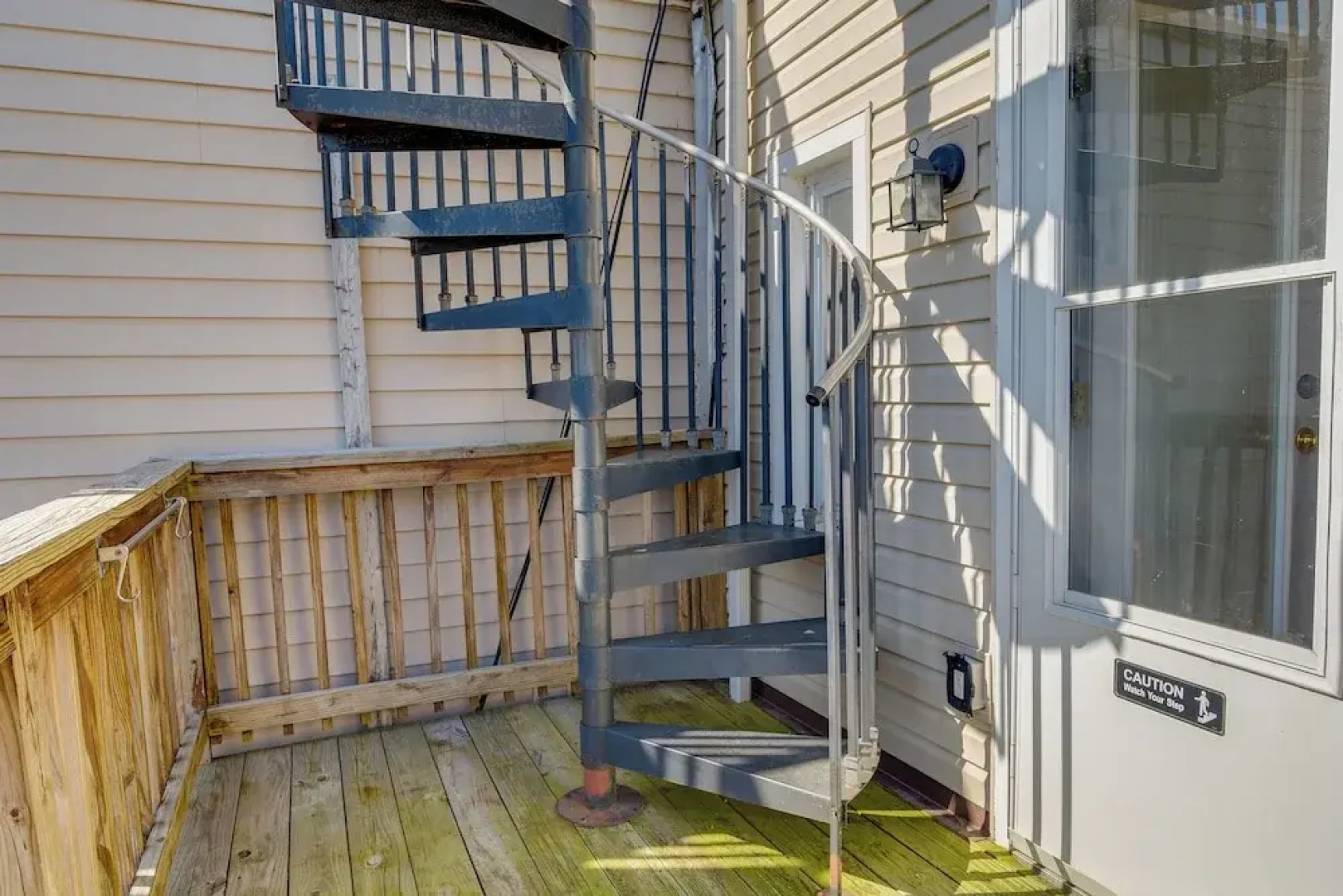 1 Mi to to M&T Bank Stadium: Home w/ Rooftop Patio