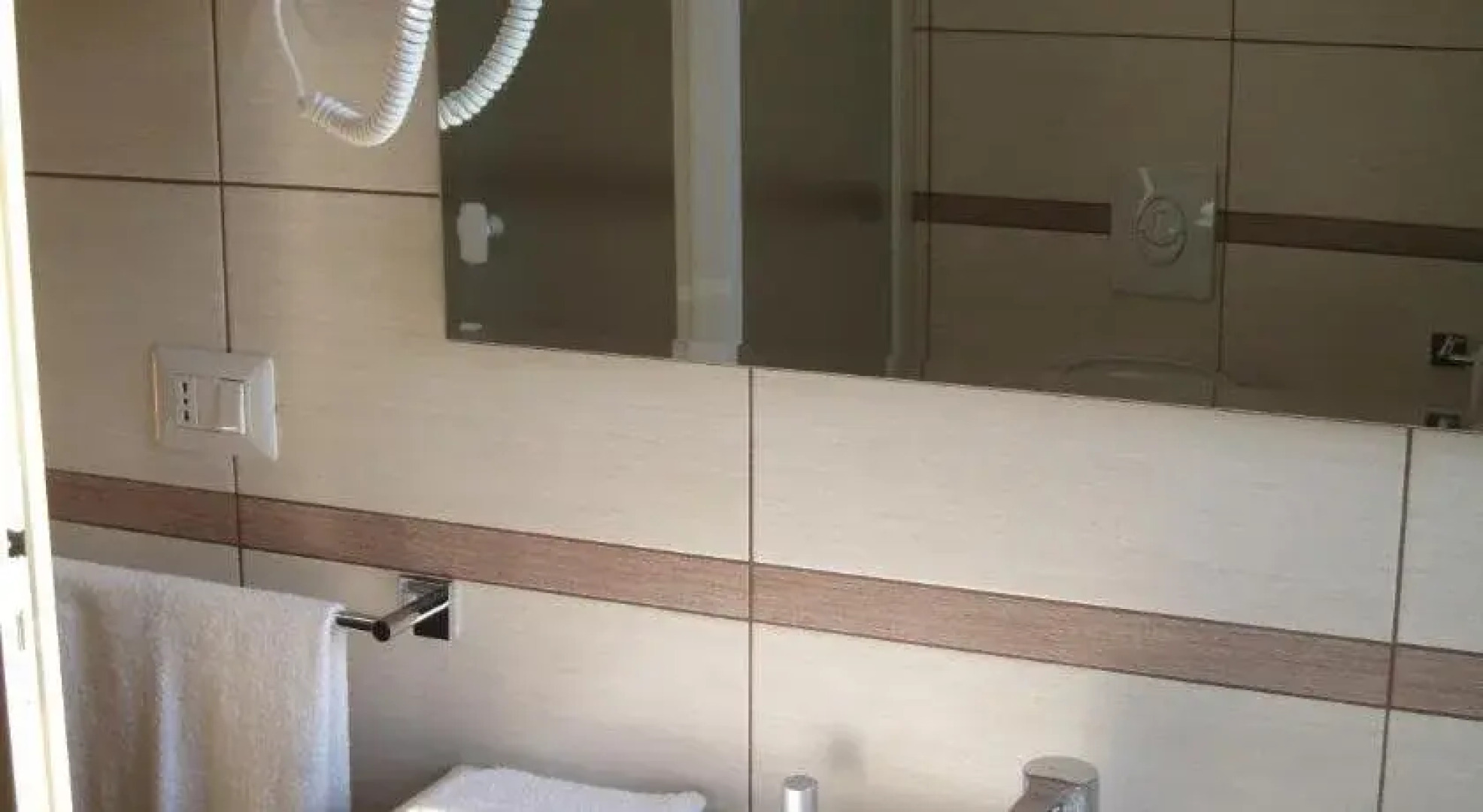 B&B MAGICA ASIA RHO - affittacamere, casa vacanza, residence, bed and breakfast a fiera Rho