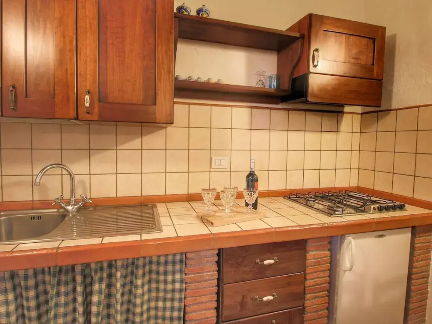 Farmhouse in Proceno With Pool