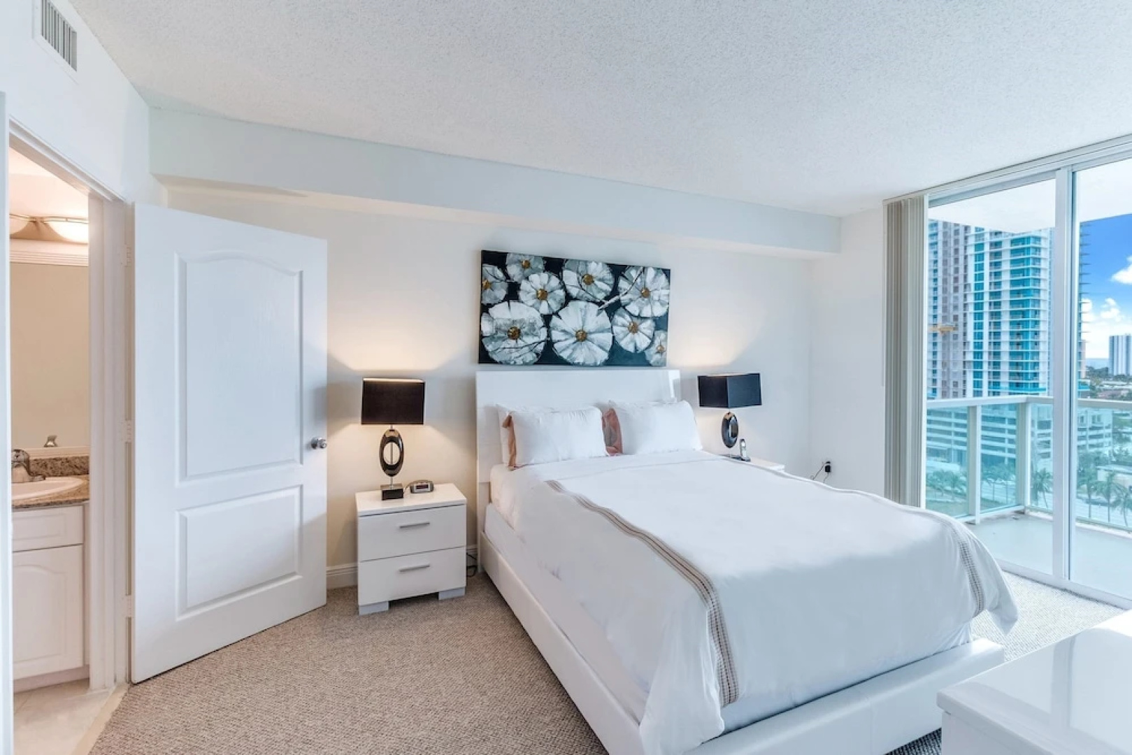 Churchill Suites Intracoastal Yacht Club