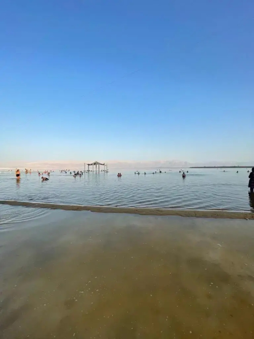 QUEEN of the dead sea by CROWN