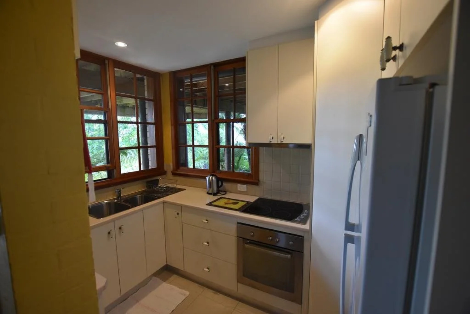 Rockwall Avoca Beach