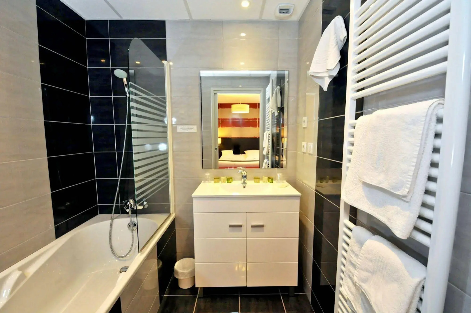 Le Central Hôtel - Restaurant