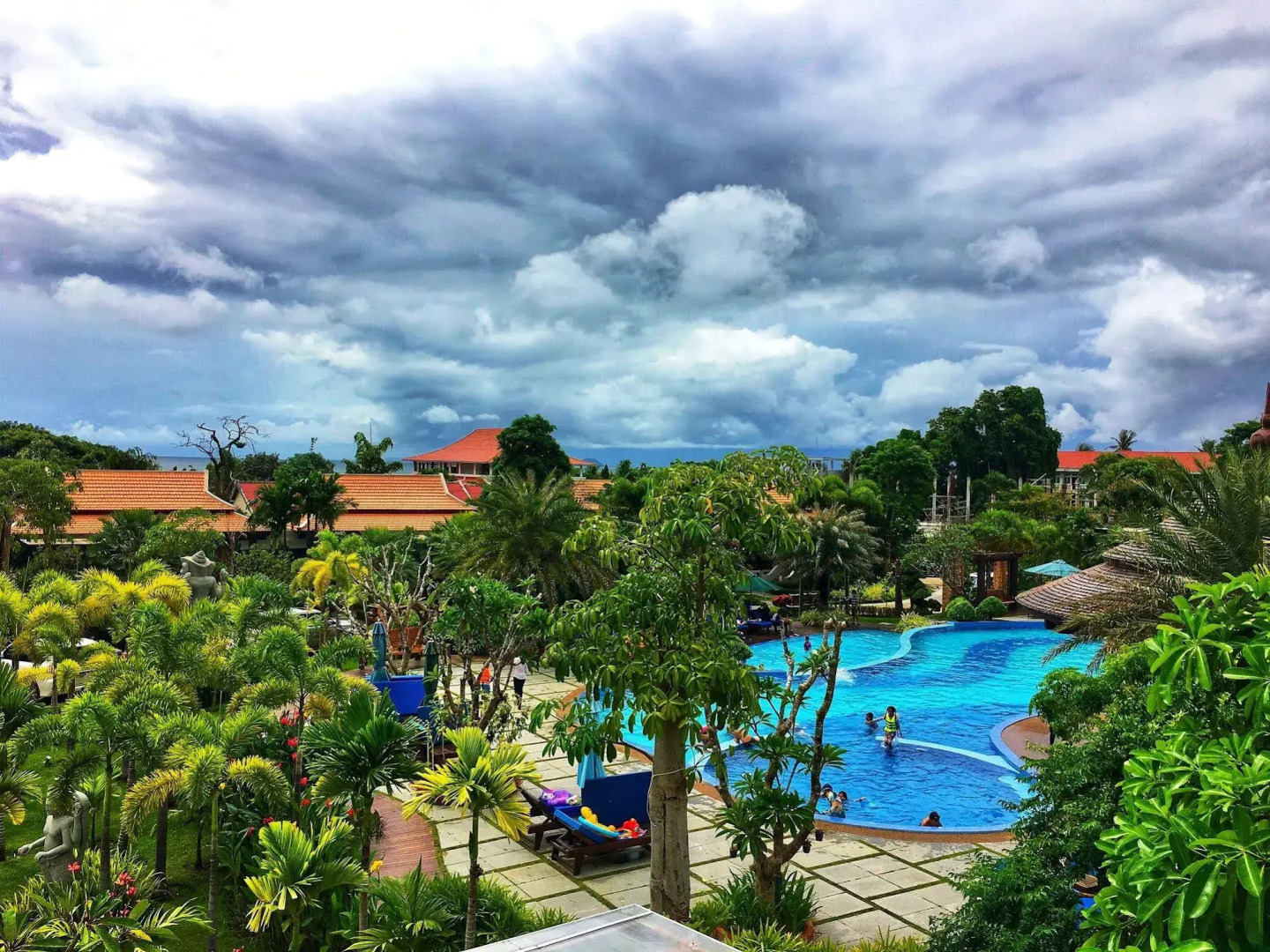 Try Palace Resort & Spa