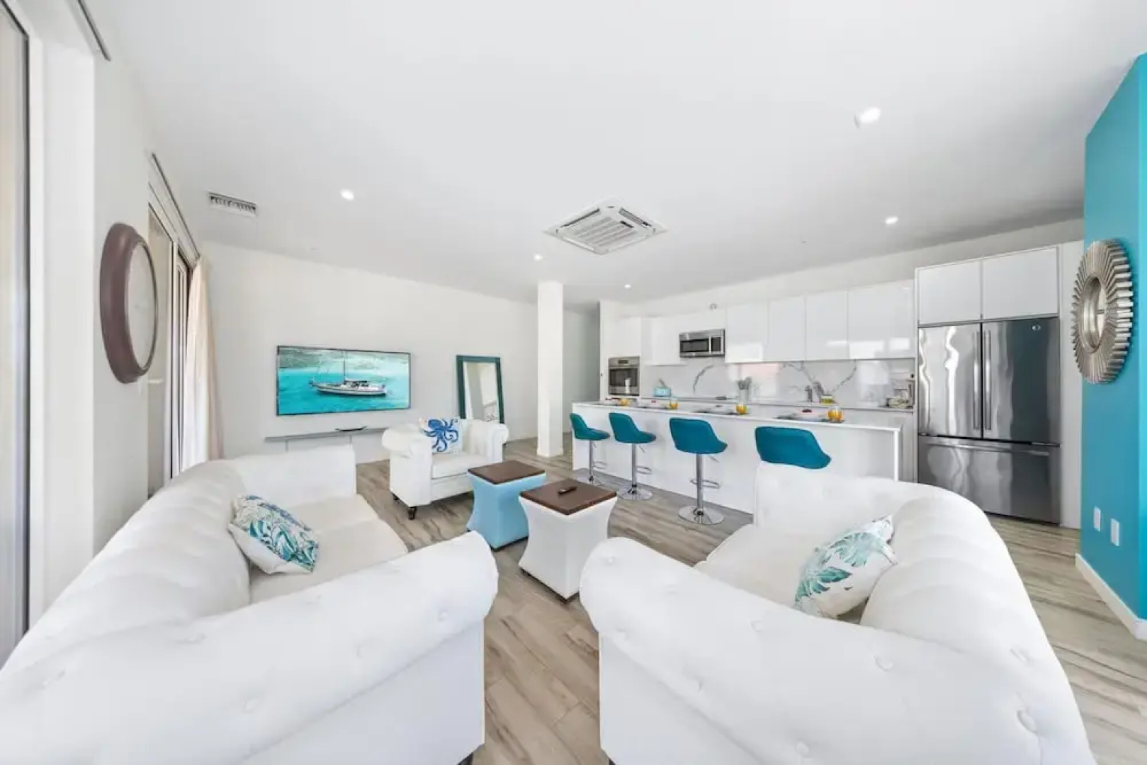 The Cove 106 in Palm Beach Aruba - Prime Location - Free Parking