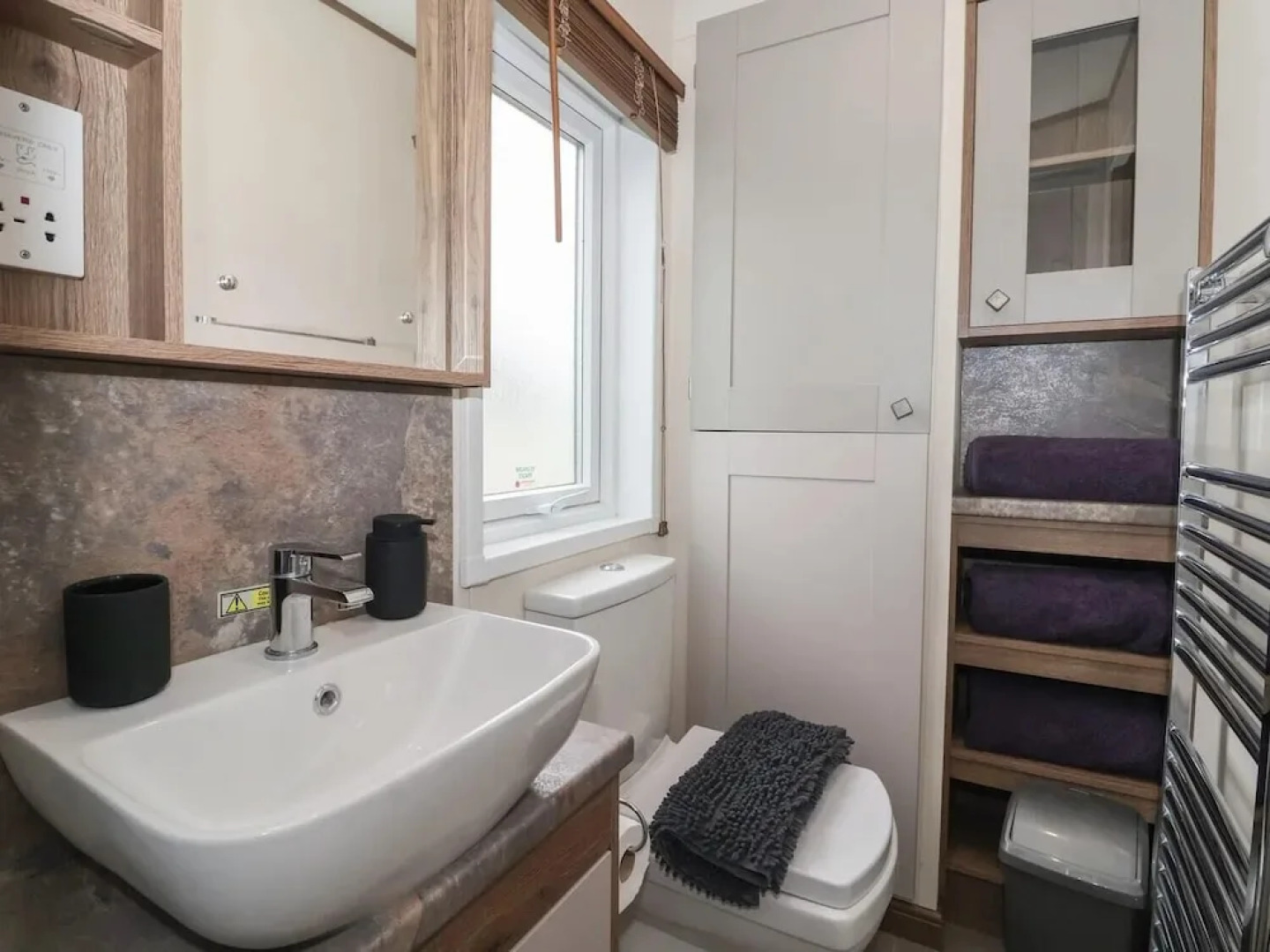 Whispering Willows 2-bed Lodge in Scarborough
