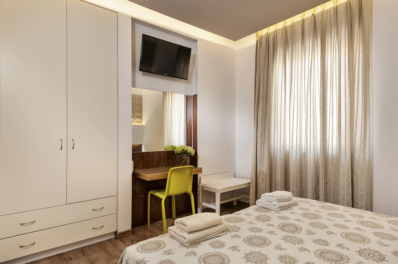 Elina Hotel Apartments