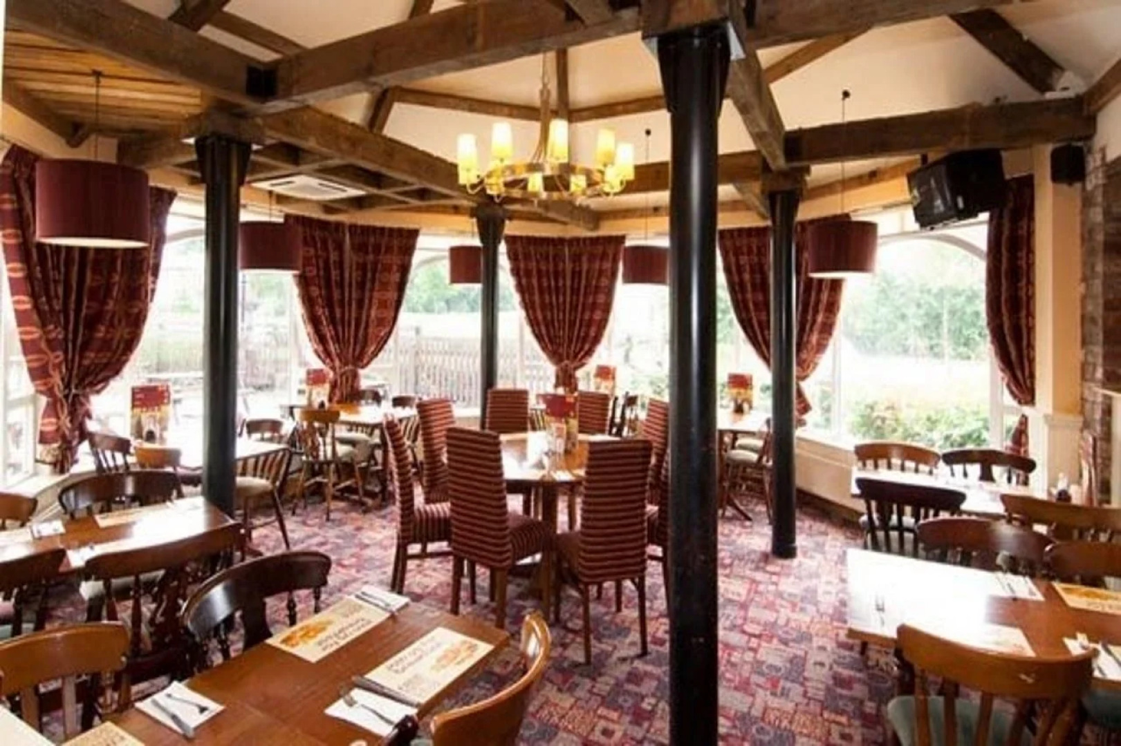 Premier Inn Leeds South