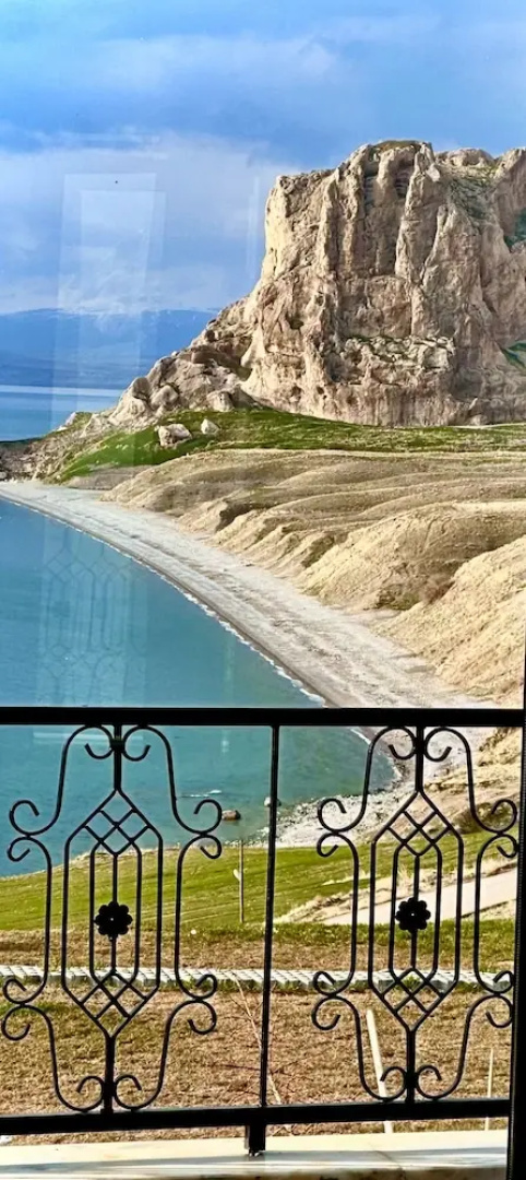 Yeşilsu taş konağı