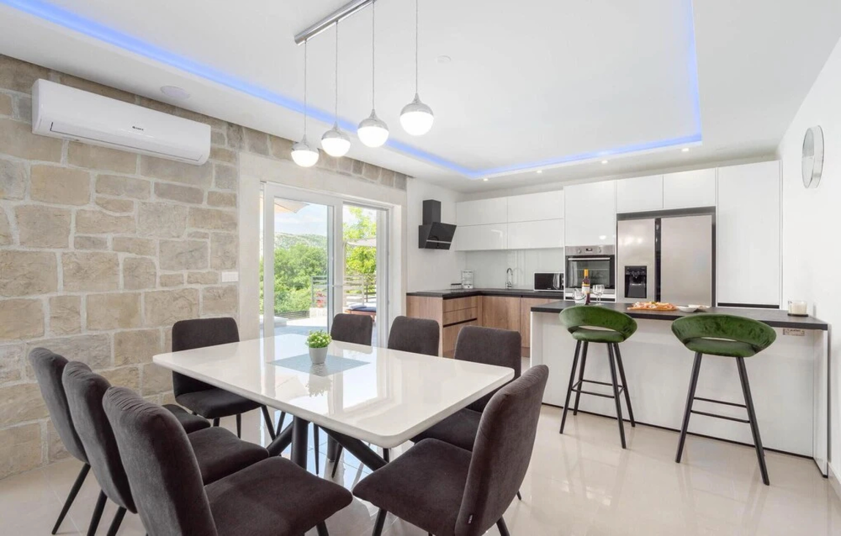 Amazing Home in Srinjine With Outdoor Swimming Pool, Wifi and 4 Bedrooms