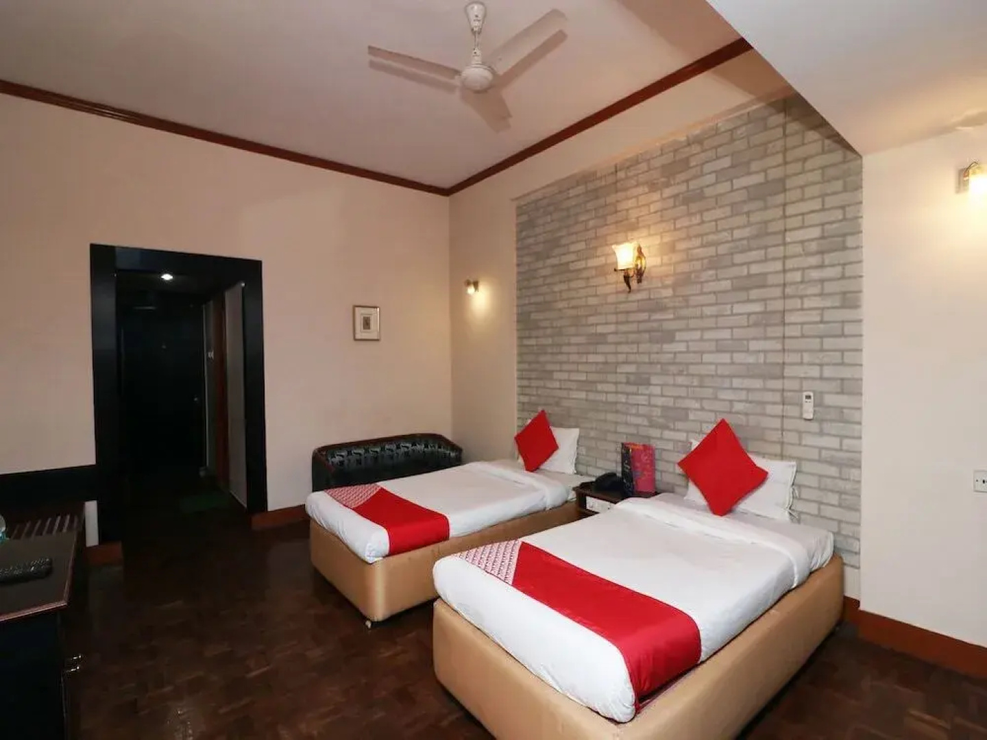 Landmarc Plaza by OYO Rooms