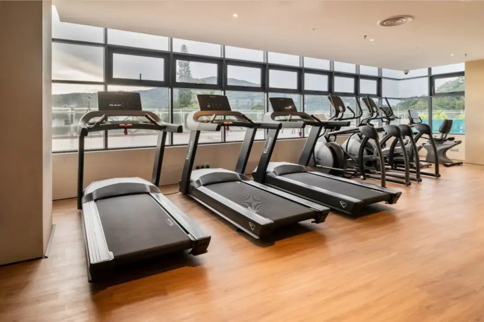 Zenith Suites Cameron