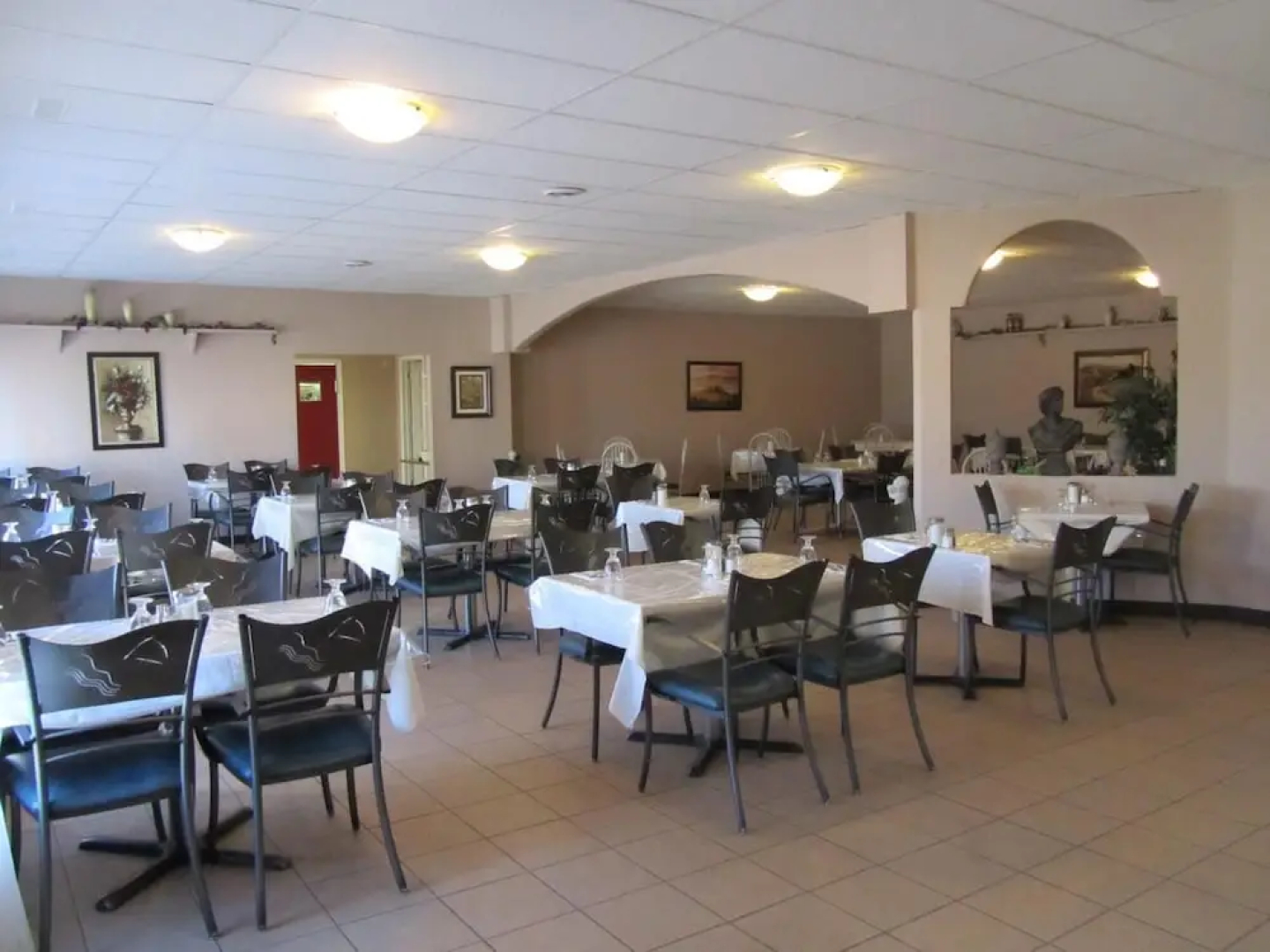 Lacombe Motor Inn