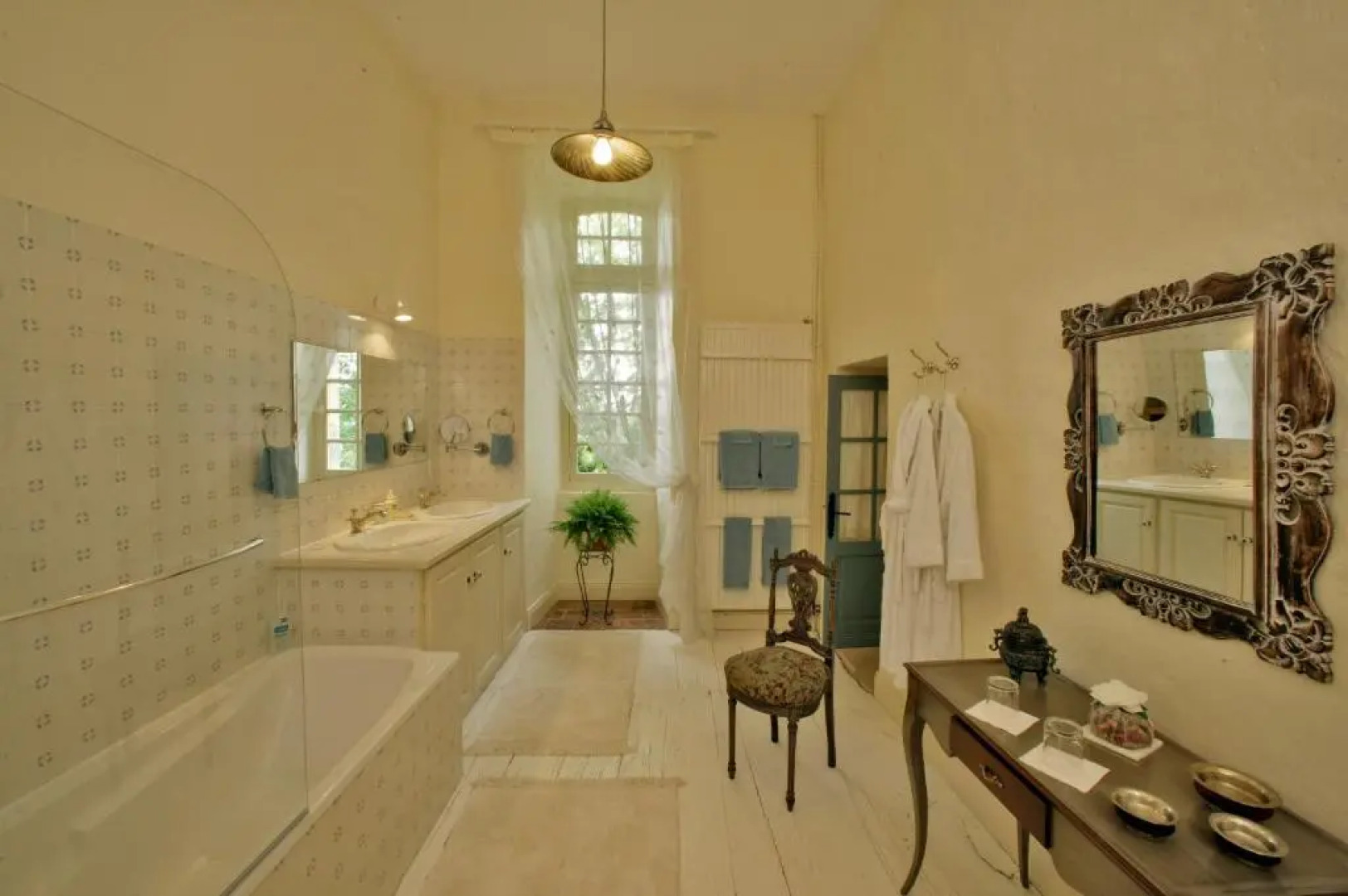 Le Prieuré du Château de Biron