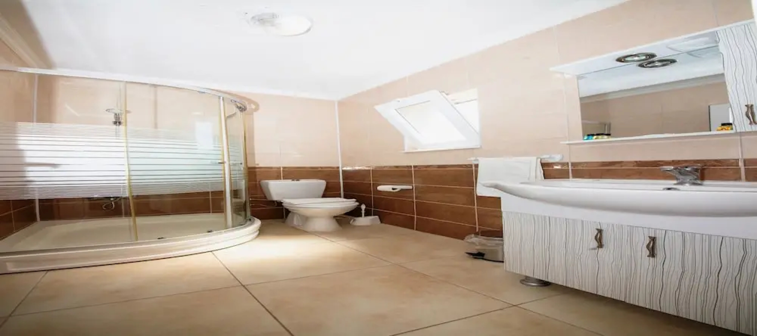 Onoda Hotel & Suites