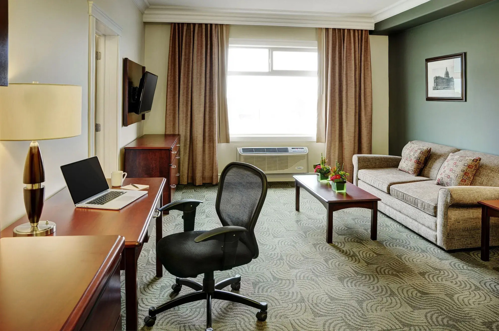 Chateau Nova Yellowhead