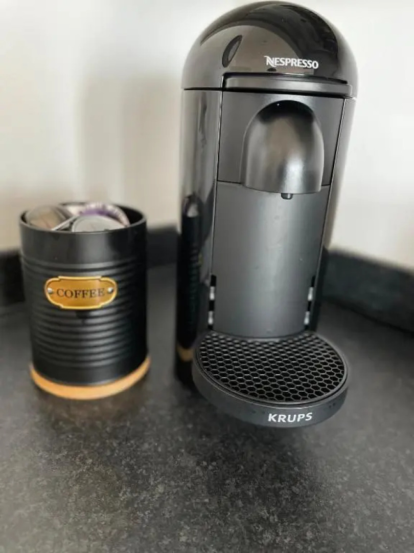 Seaview Flat with Balcony, Spacious 2 Bedroom