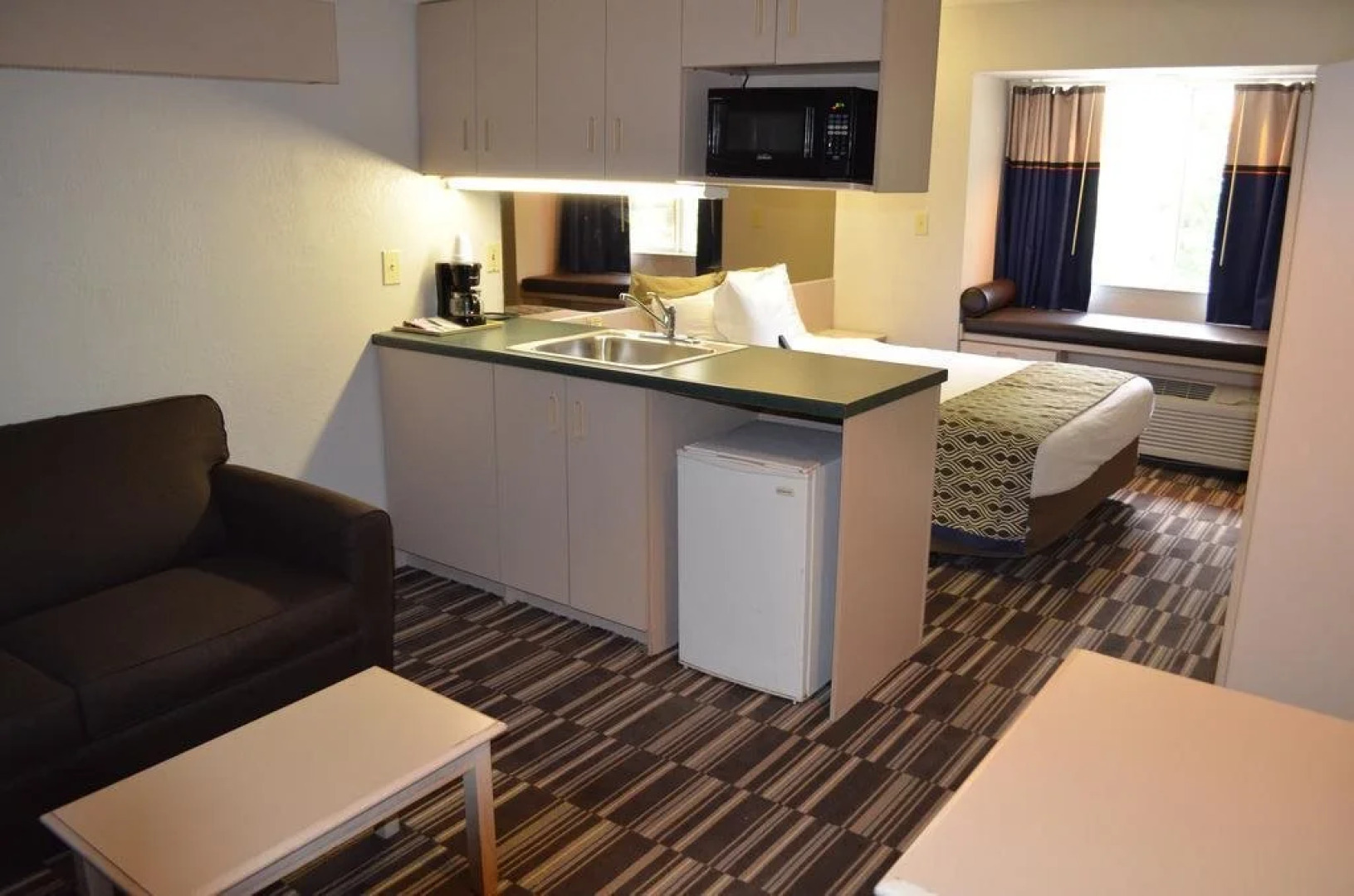 Stay Express Inn & Suites Atlanta