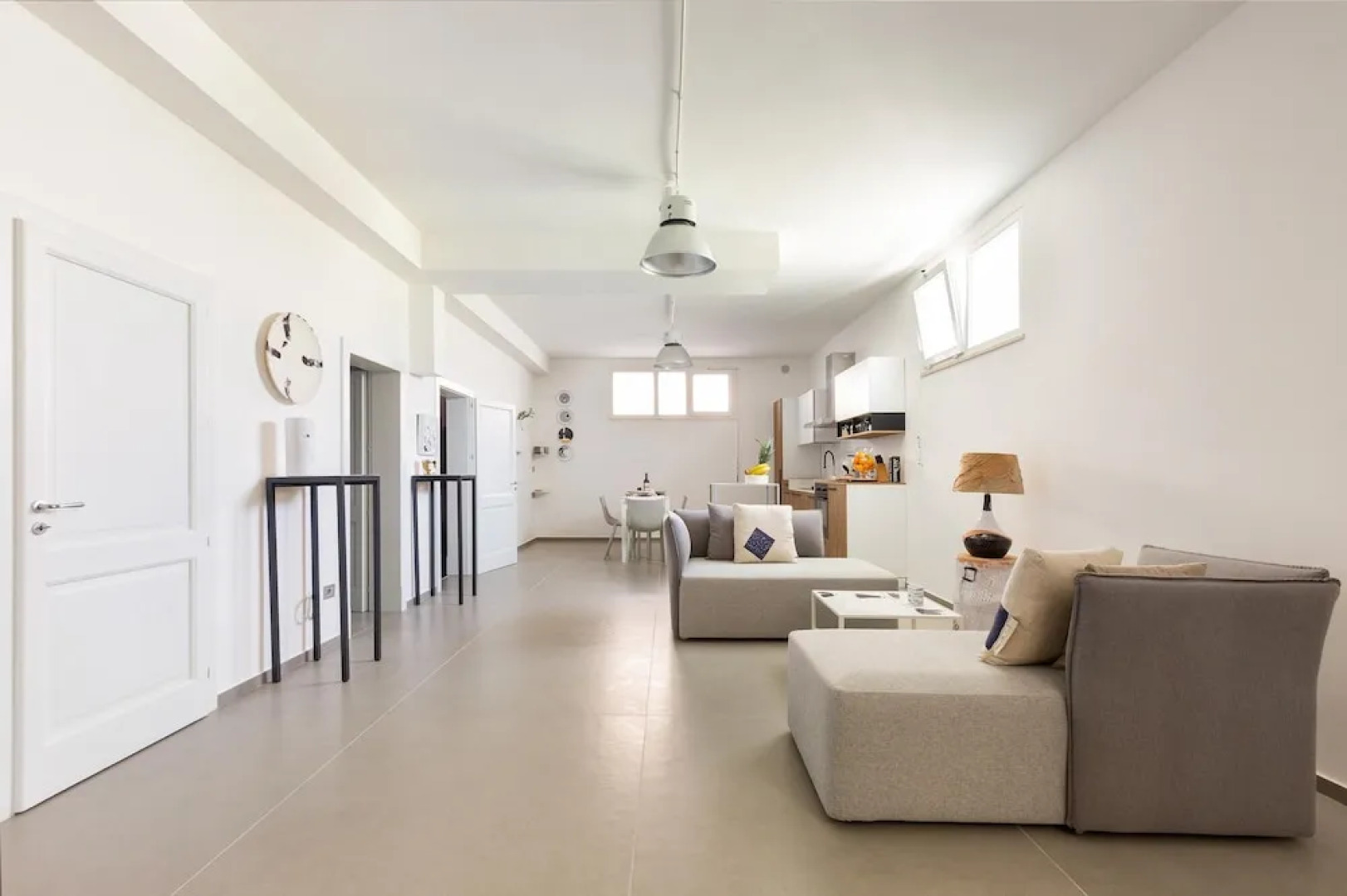 2732 Suite More by Barbarhouse