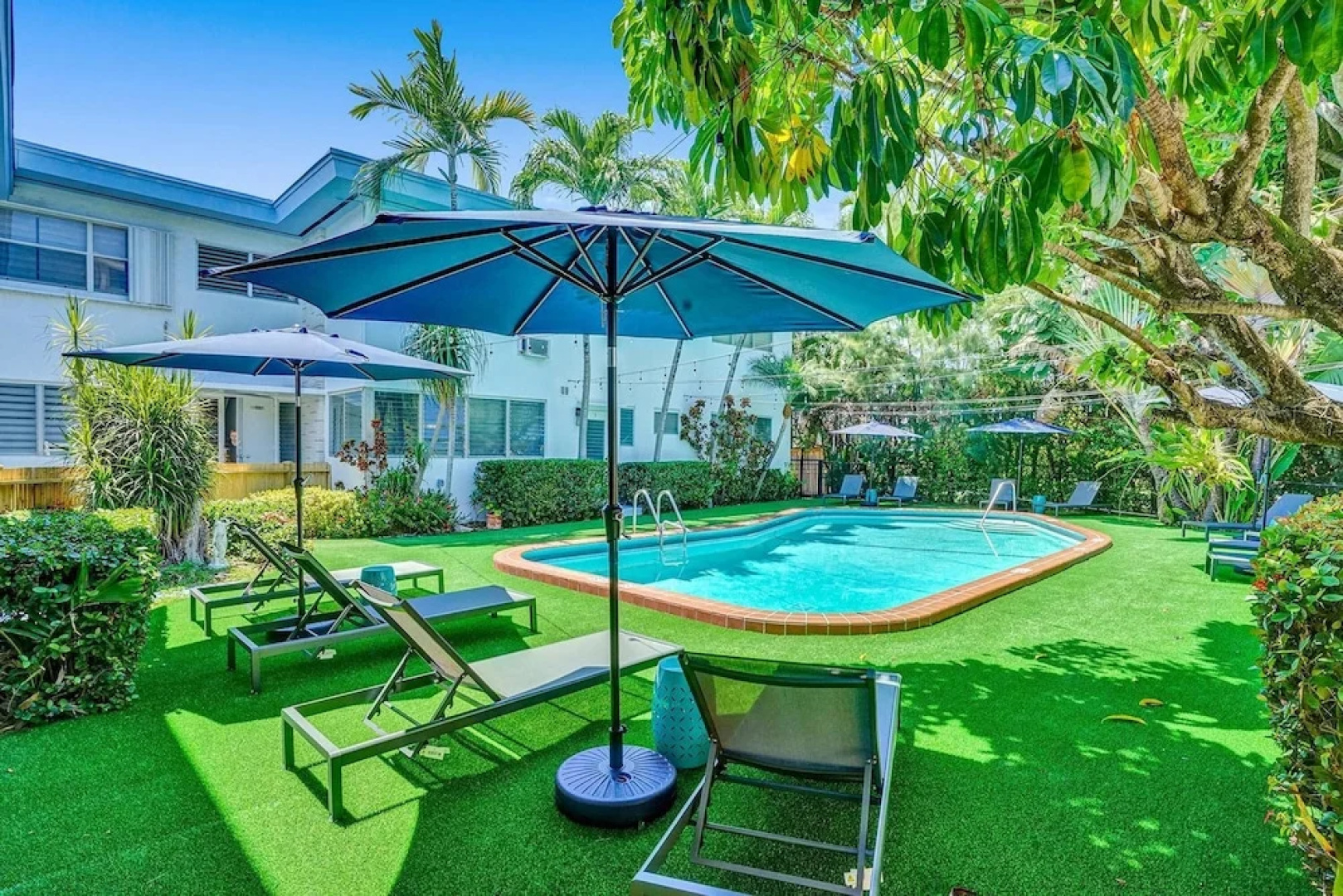 Bay Harbor Suites