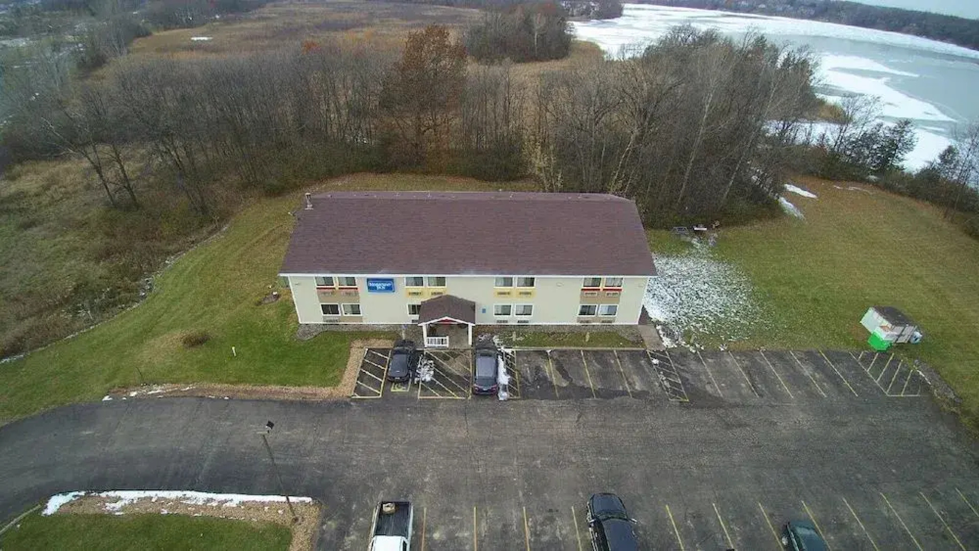 Super 8 by Wyndham Chisago City