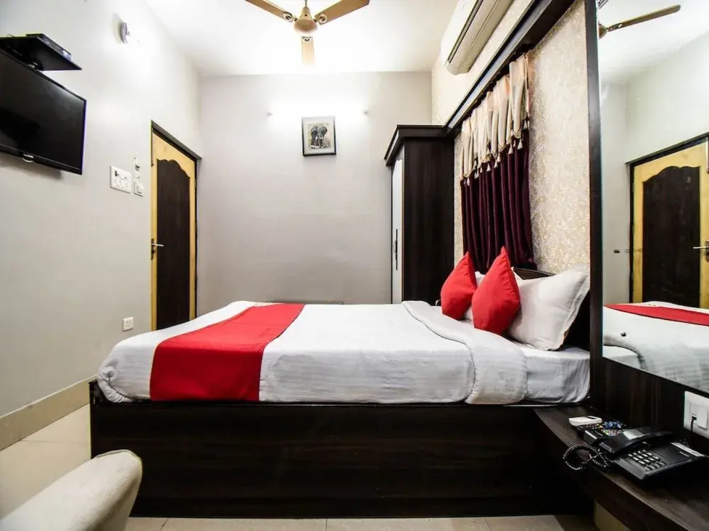 Hotel Double Tree Deluxe by OYO Rooms