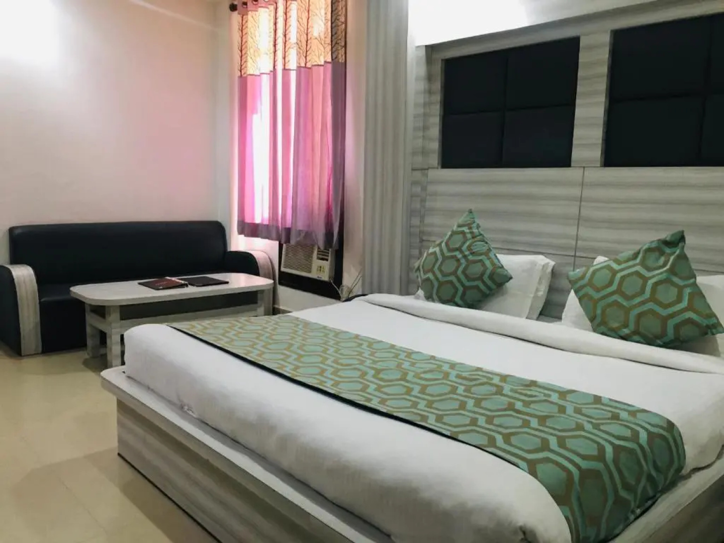 Hotel Maharaja Inn