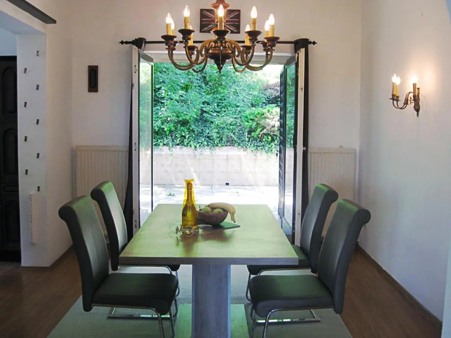 Danube view house with garden