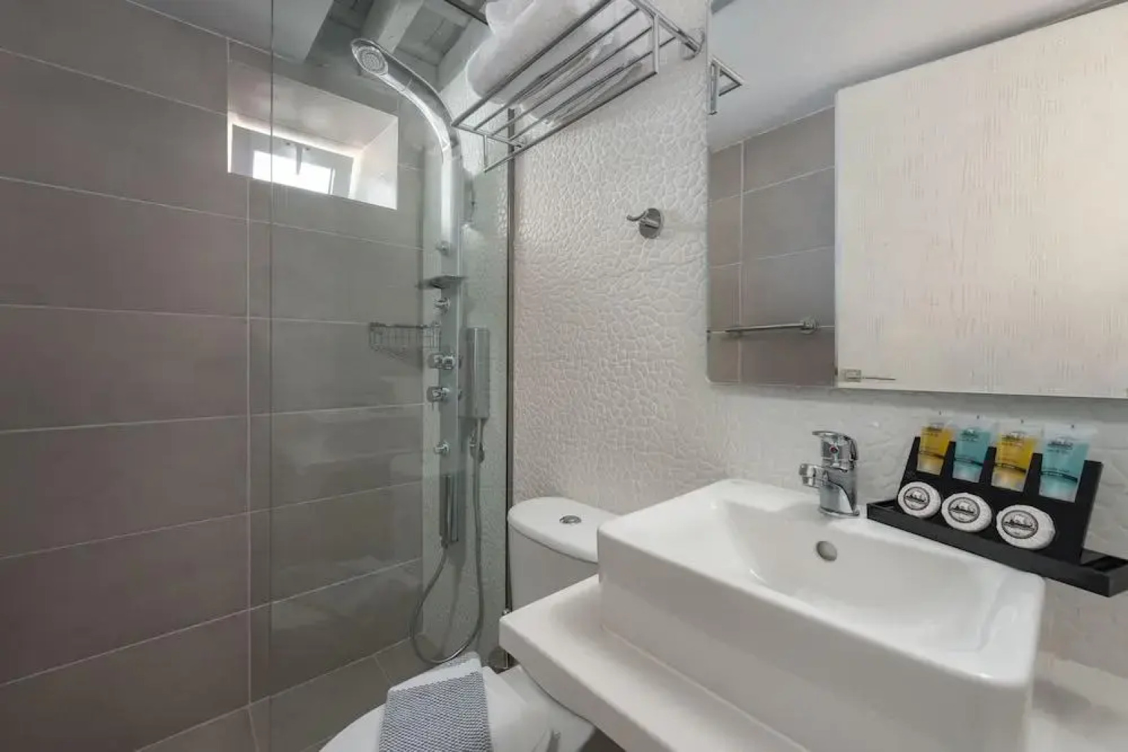 Lindos Citrin Suites