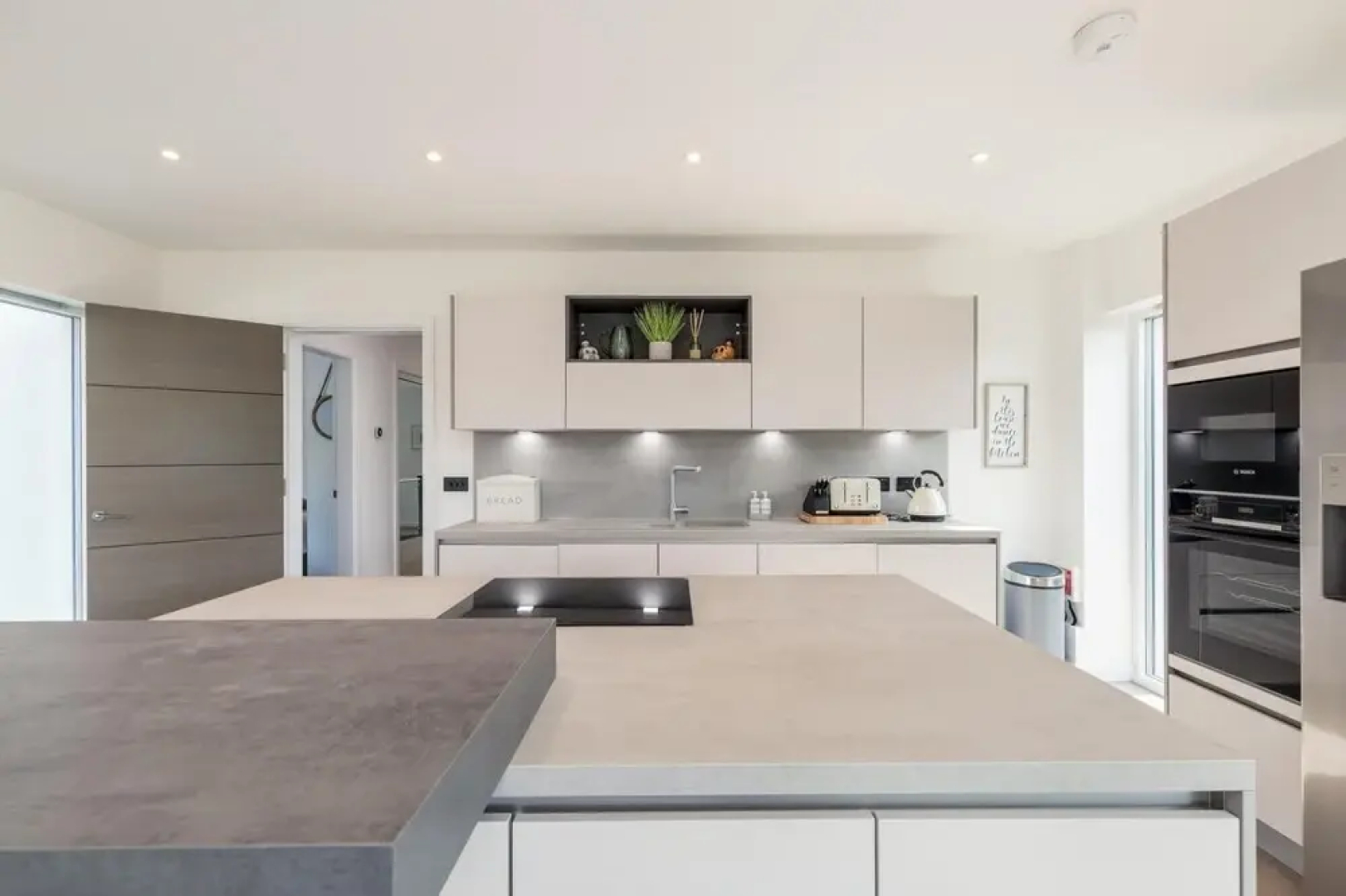 HOT TUB Entire 3 bed Penthouse East Lothian Luxury Apartment w Gdn Hot Tub, Musselburgh