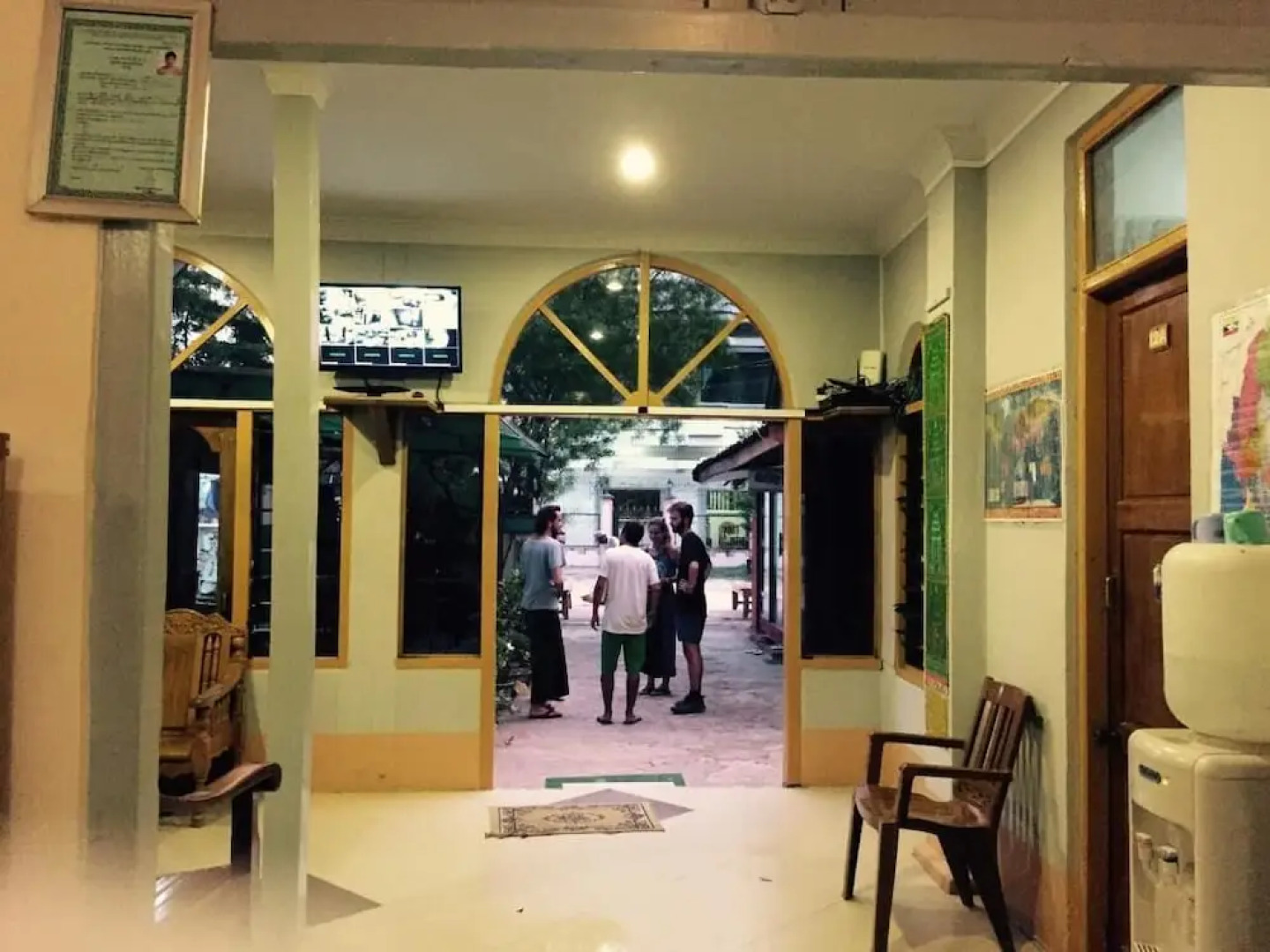 Mr. Charles Guest House - Hostel