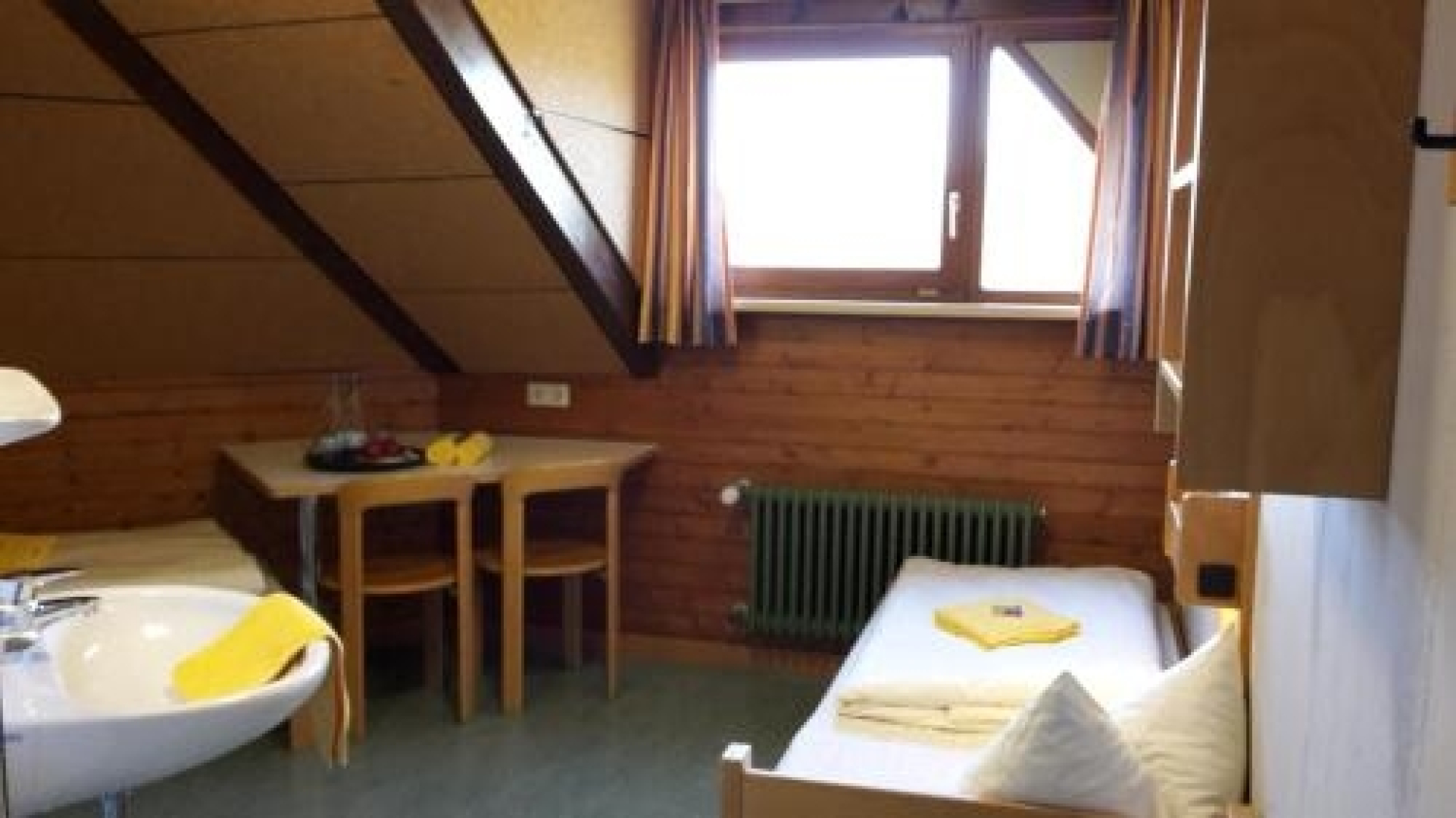 Hellmut Wamer Youth Hostel Lorrach