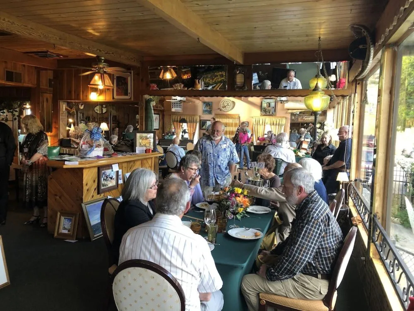Piazza's Pine Cone Inn