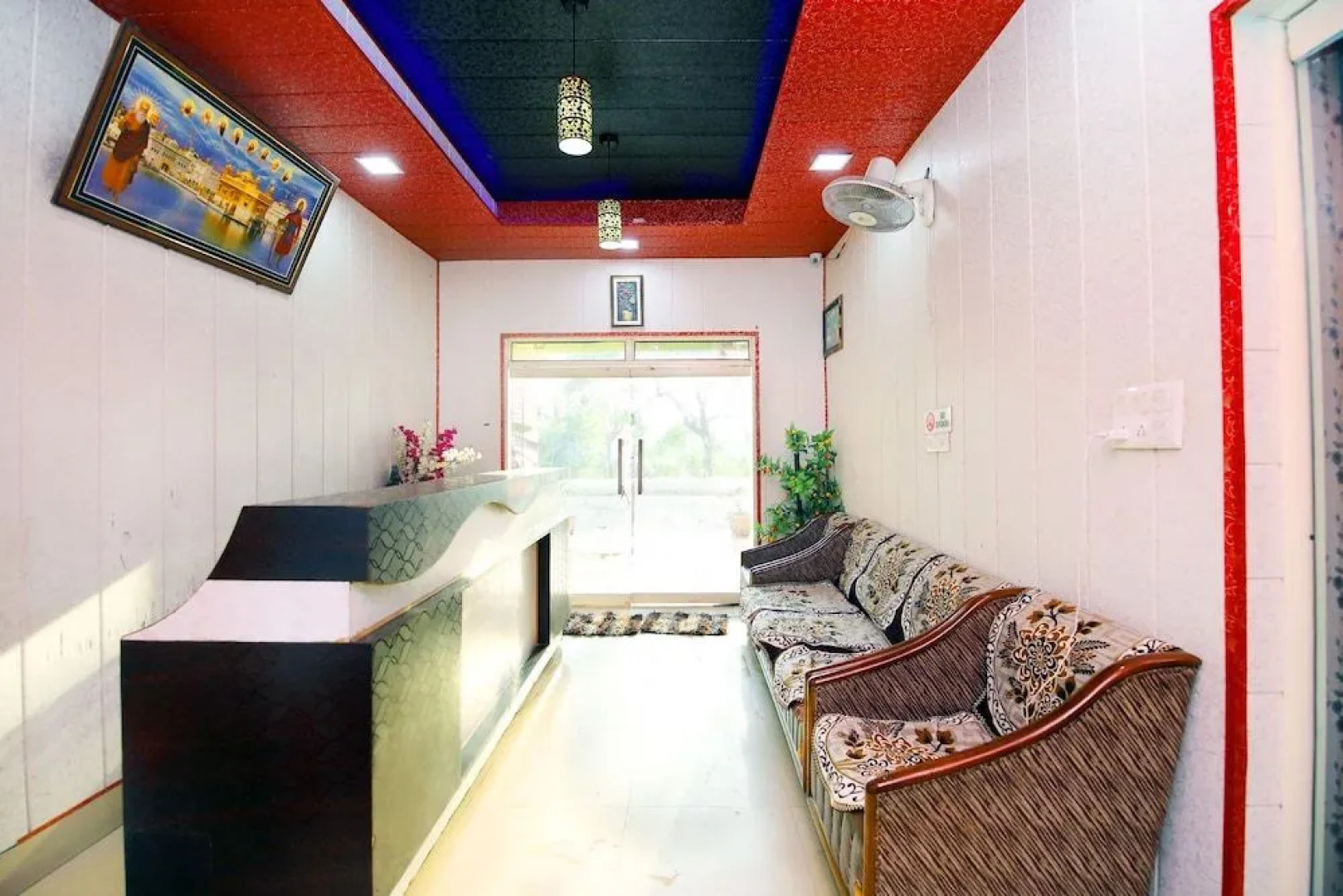 Spot On 42785 Mr Shawarma Family Restaurant And Hotel