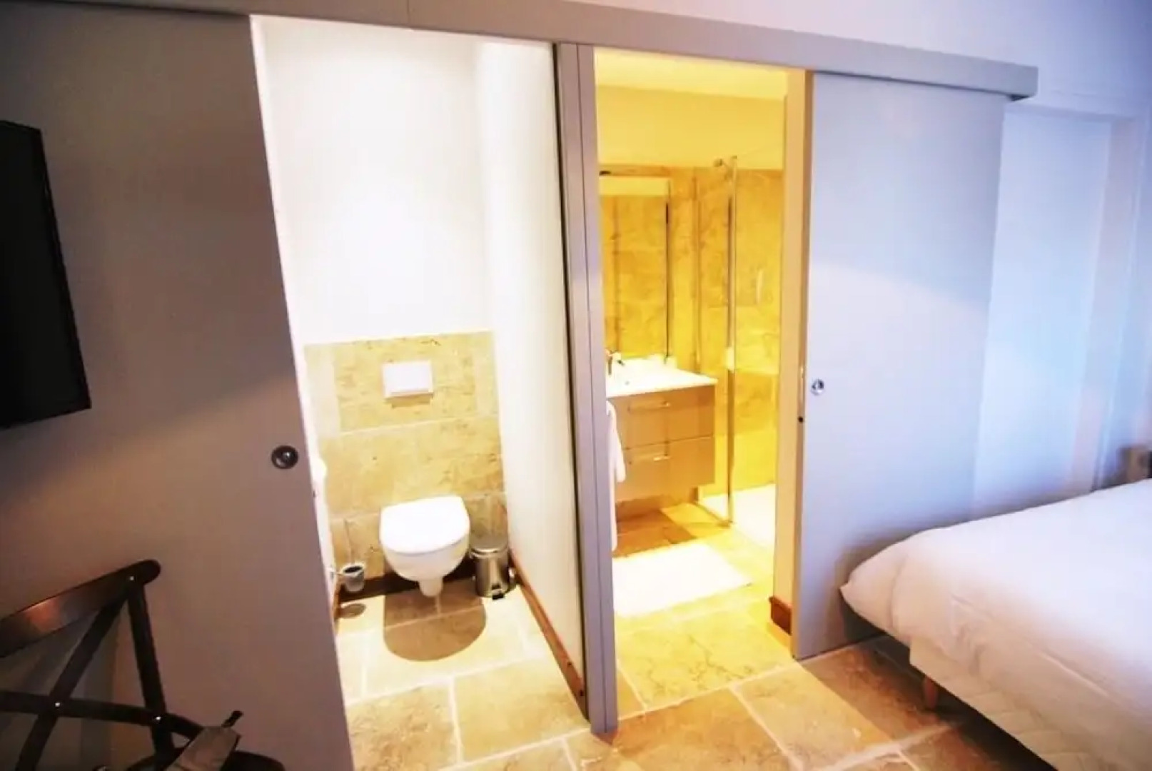 Appartements Pied à Terre, haut standing avec cuisine équipée et terrasse / Groupe HRM