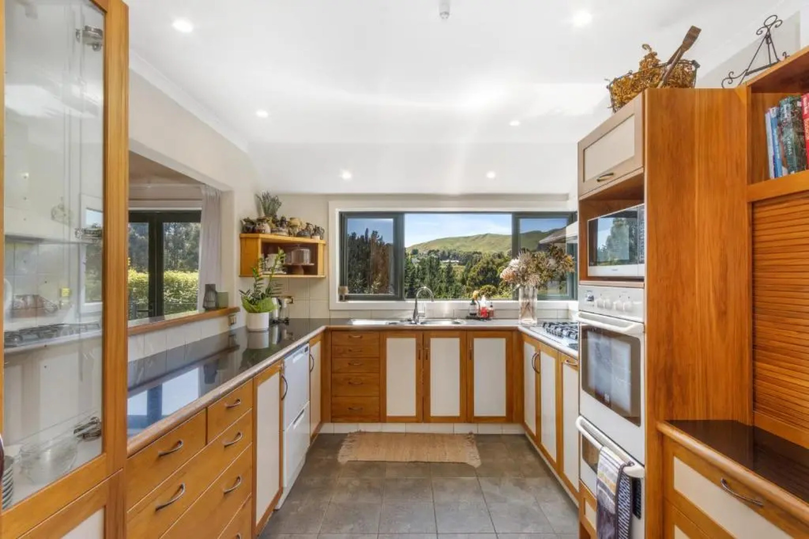 Hikanui Haven - Havelock North Holiday Home