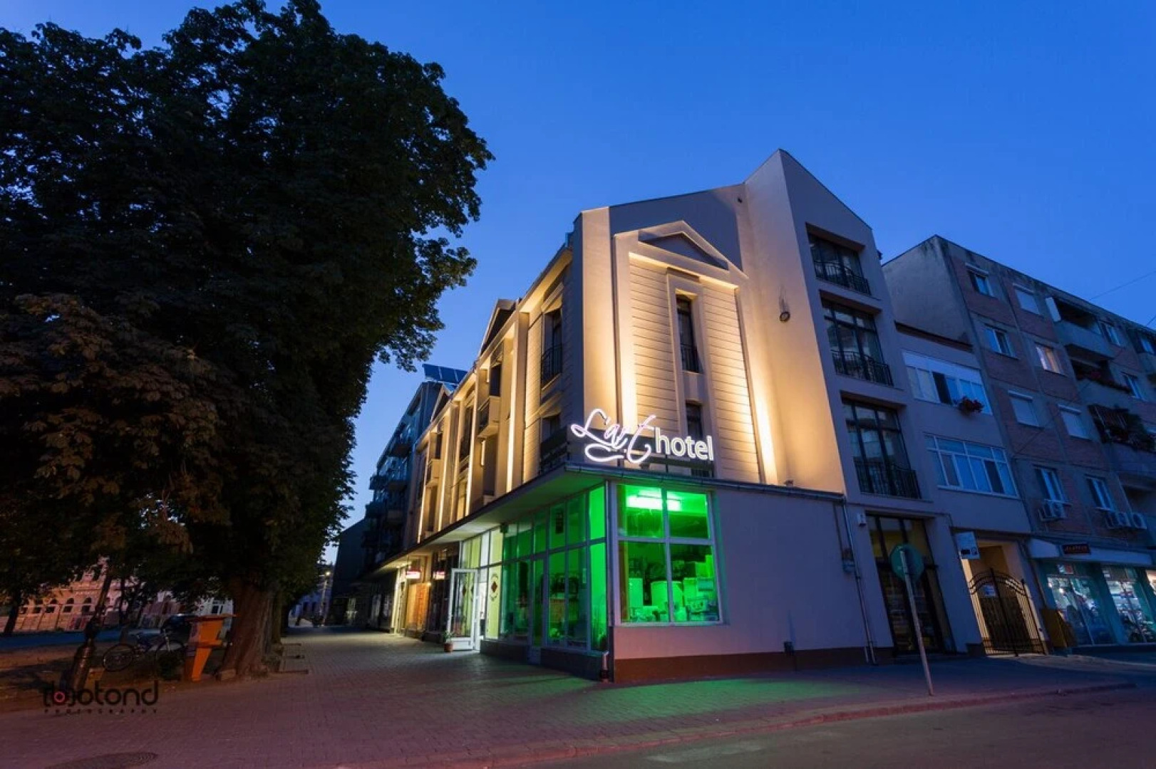 L'Art Hotel
