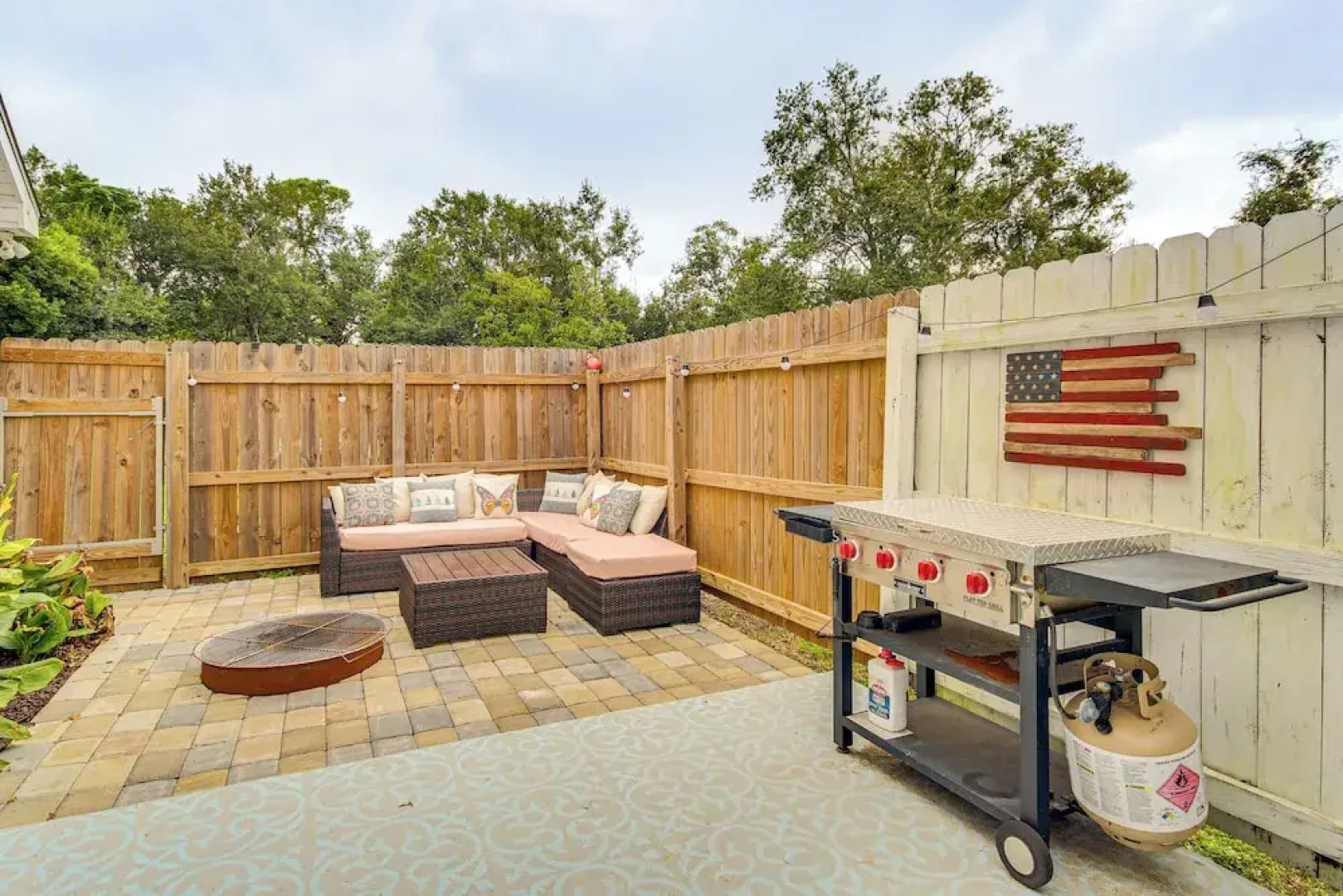 Walk to Beach, Fenced Patio: Bay St Louis Getaway!