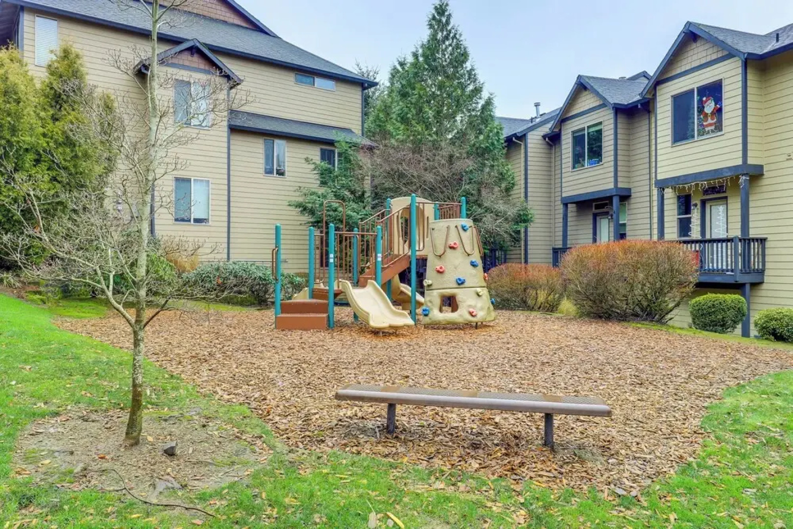 Walk to Mcmenamins Edgefield: Inviting Townhome!