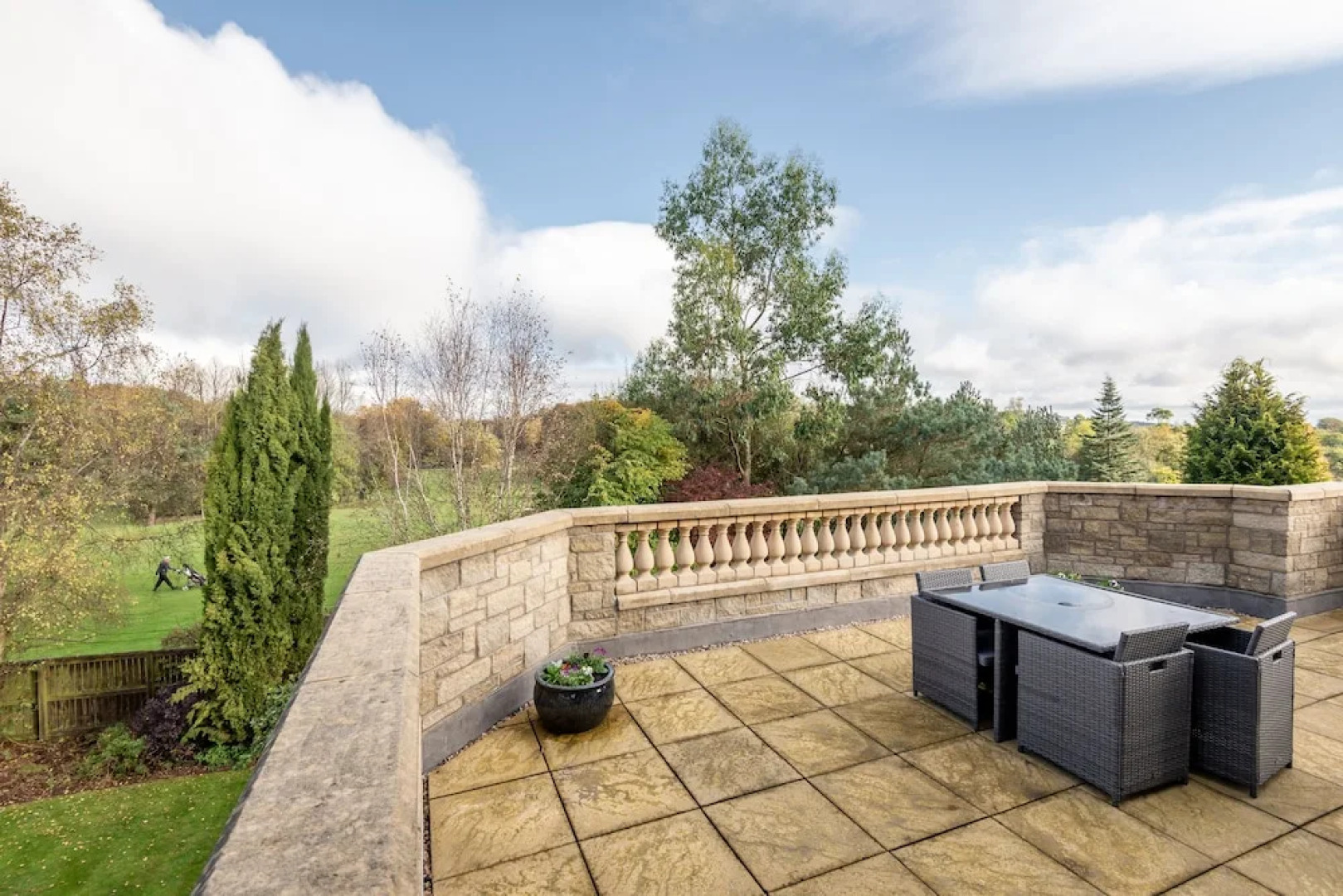Luxury 6 Bed House With Pool