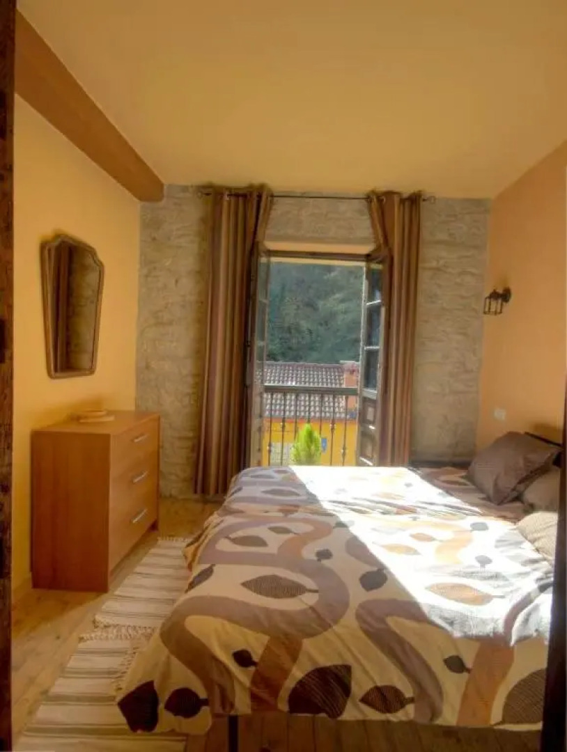 House With 5 Bedrooms in Mieres del Camino, With Wonderful Mountain View, Balcony and Wifi Near the Slopes