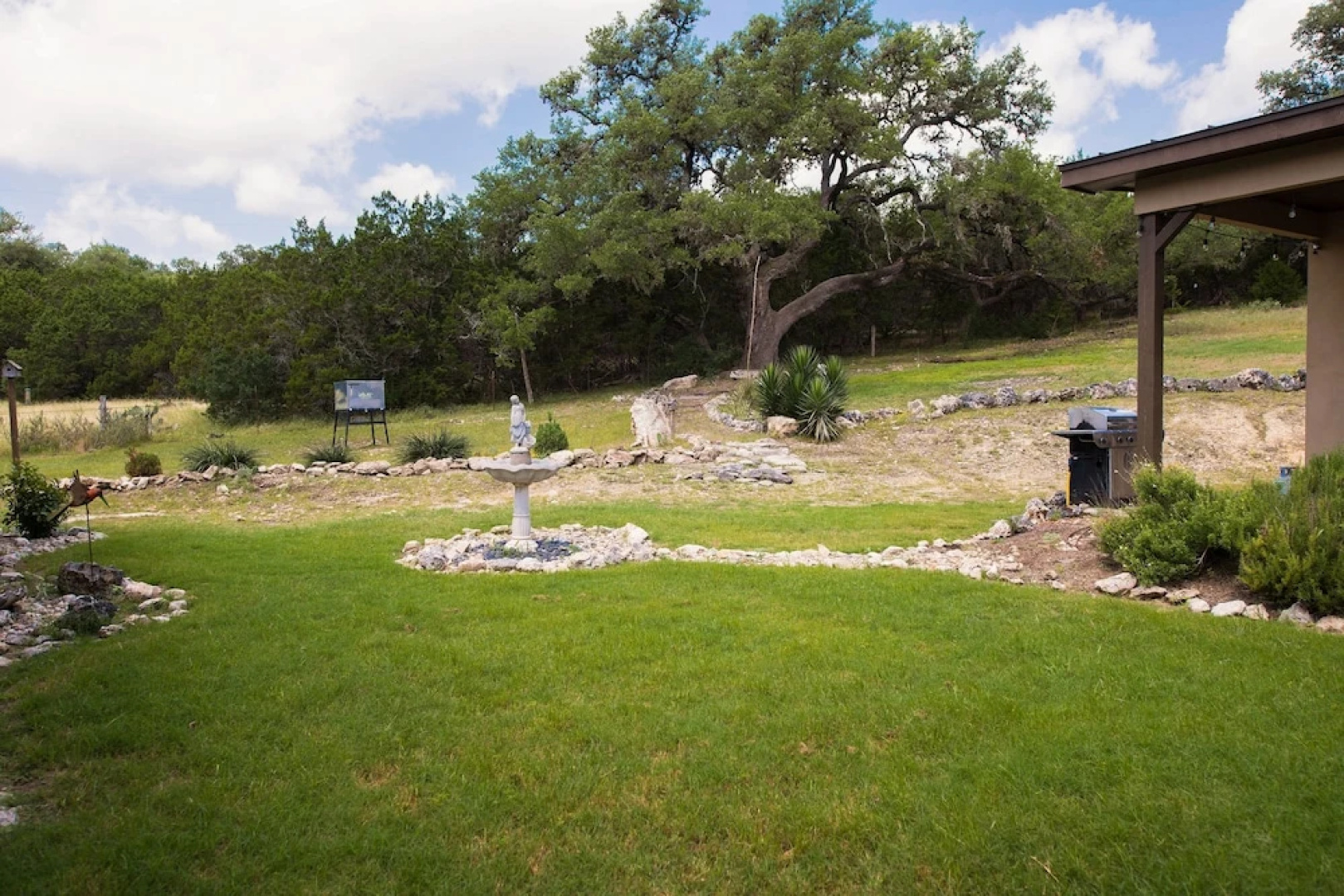 The Century Oak: 3-unit Beside Hidden Falls 4 Bedroom Home