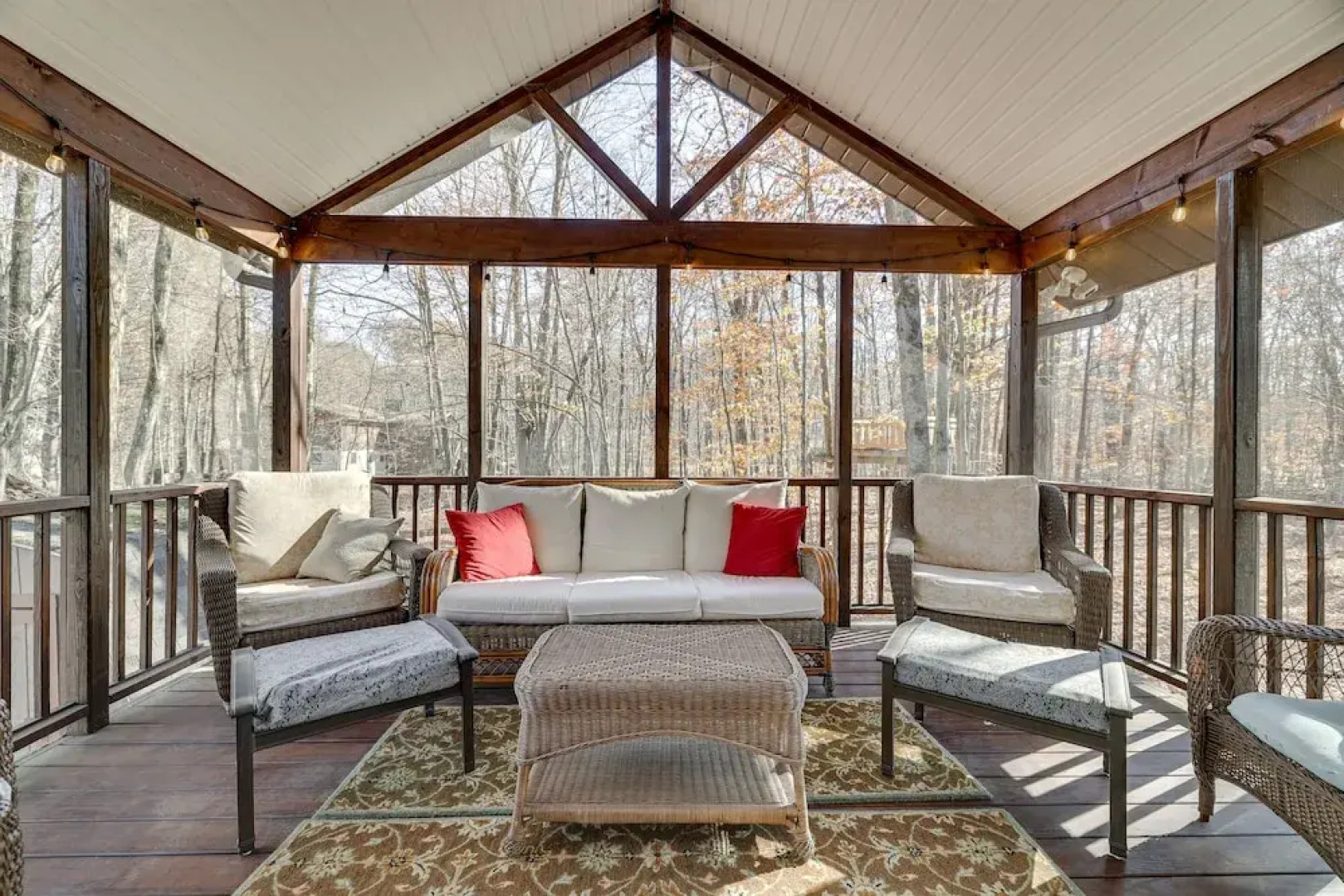 Peaceful Pocono Lake Cabin: Walk to Pine Lake!