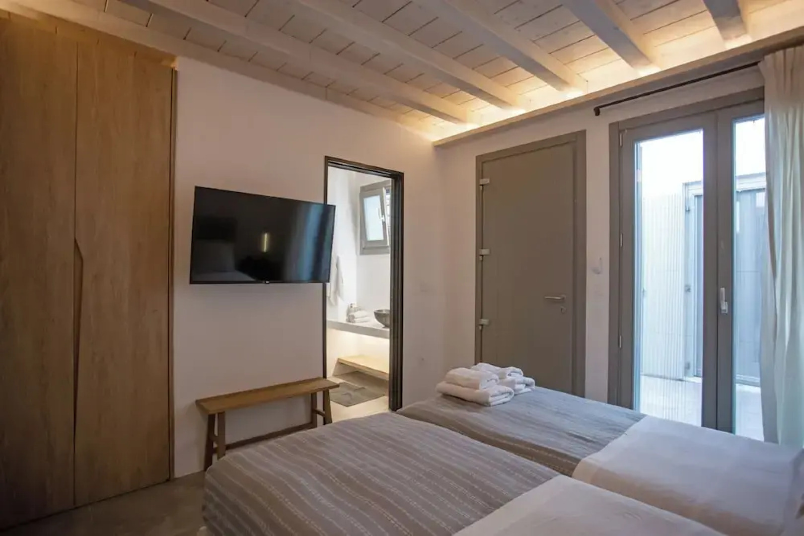 Mykonian Luxury Villa Filyra with Pool