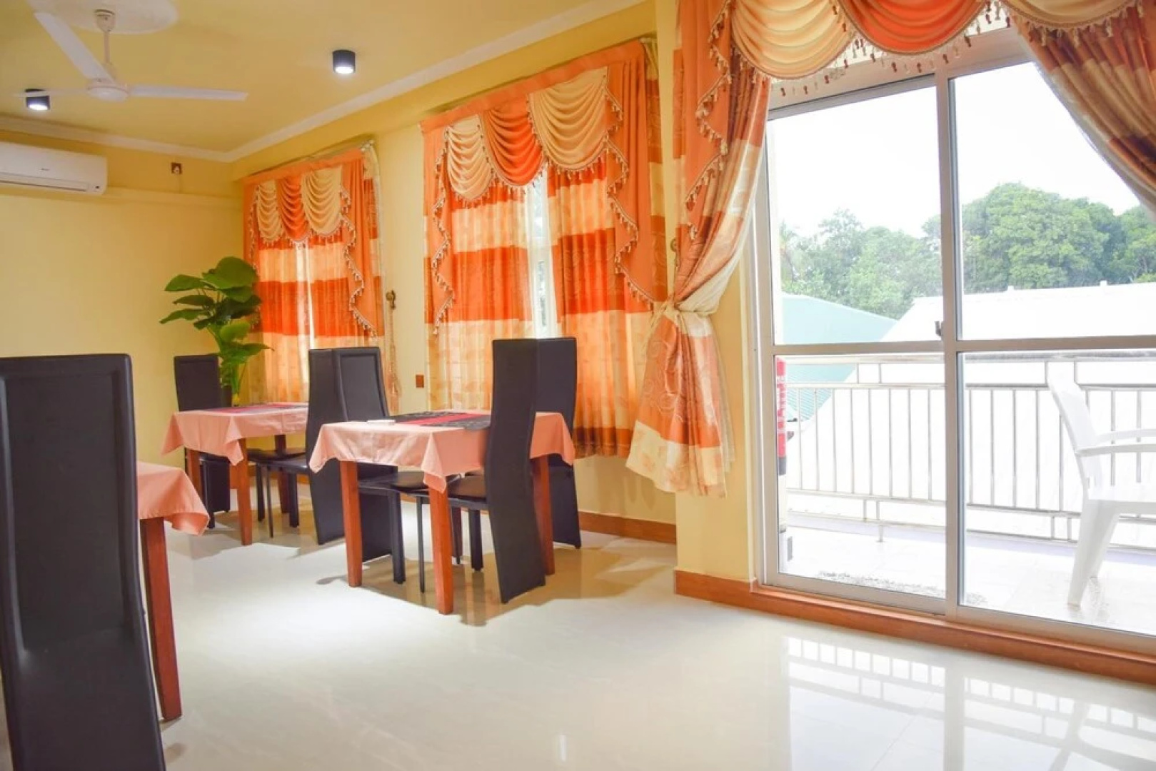 Nalaveshi Inn - Huraa