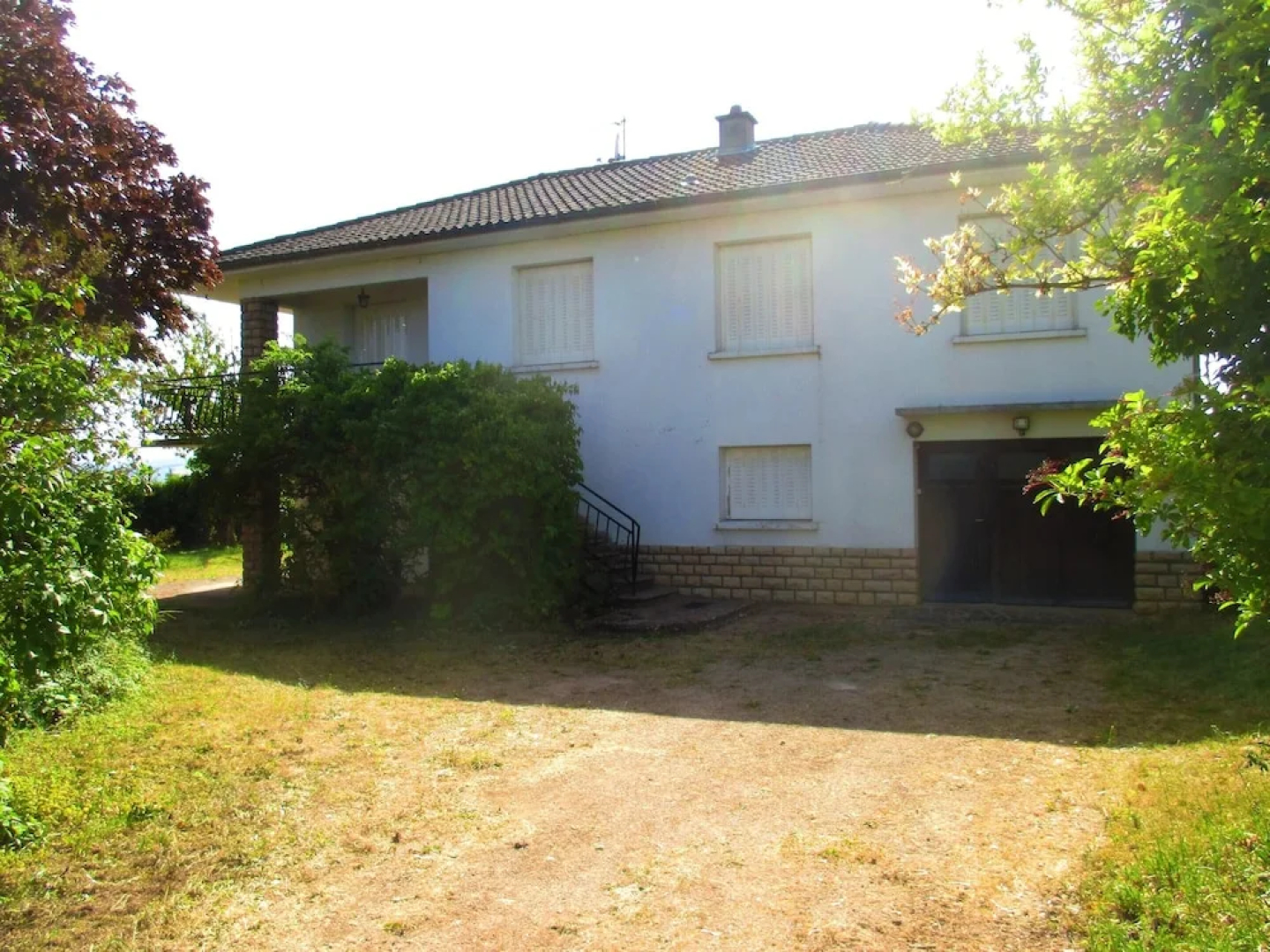 House With 4 Bedrooms in Charnay-lès-mâcon, With Wonderful Mountain Vi