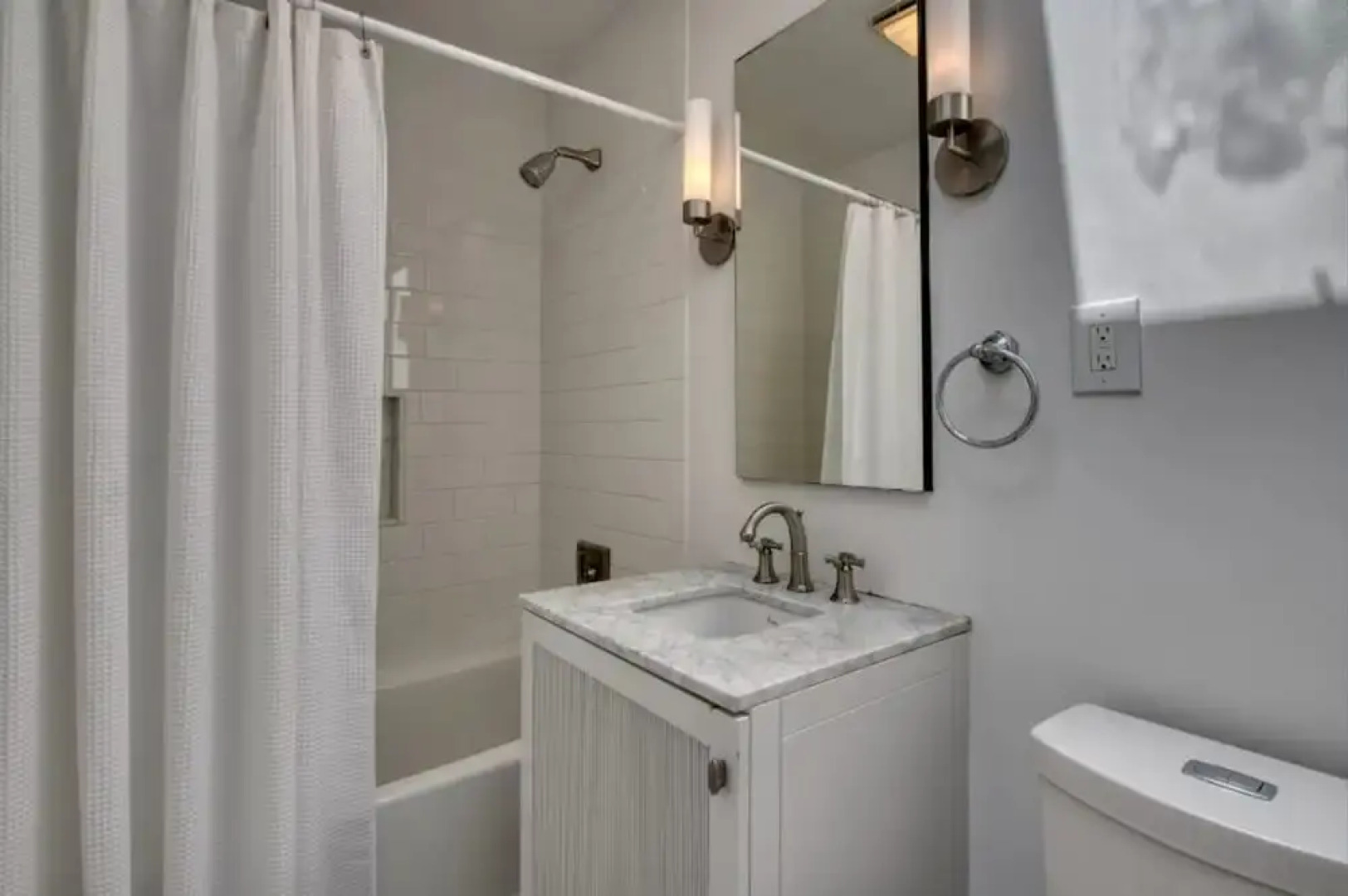 Luxurious 3BR 3 Baths House in East Hamptons