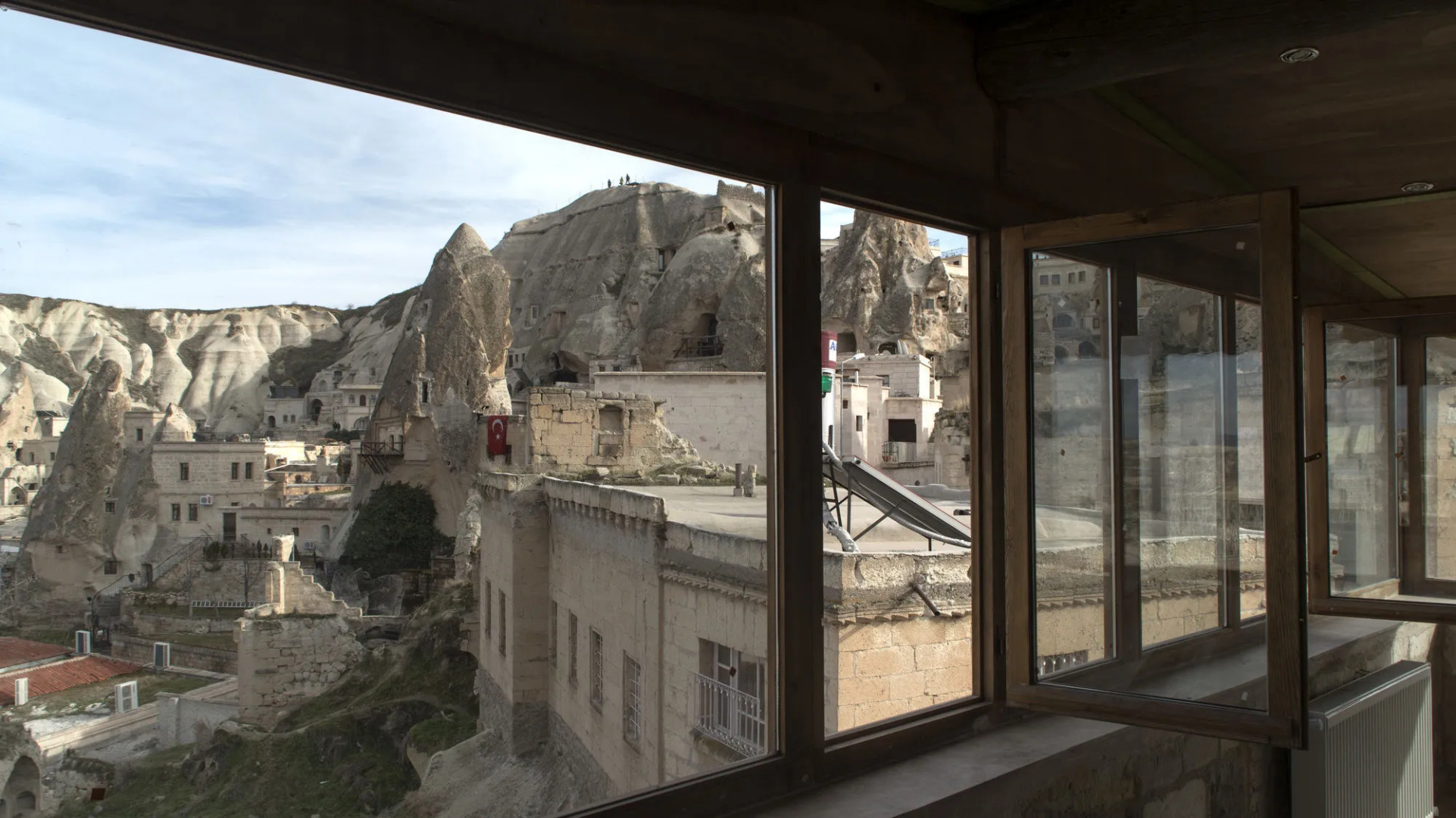 Bedrock Cave Hotel - Adults Only