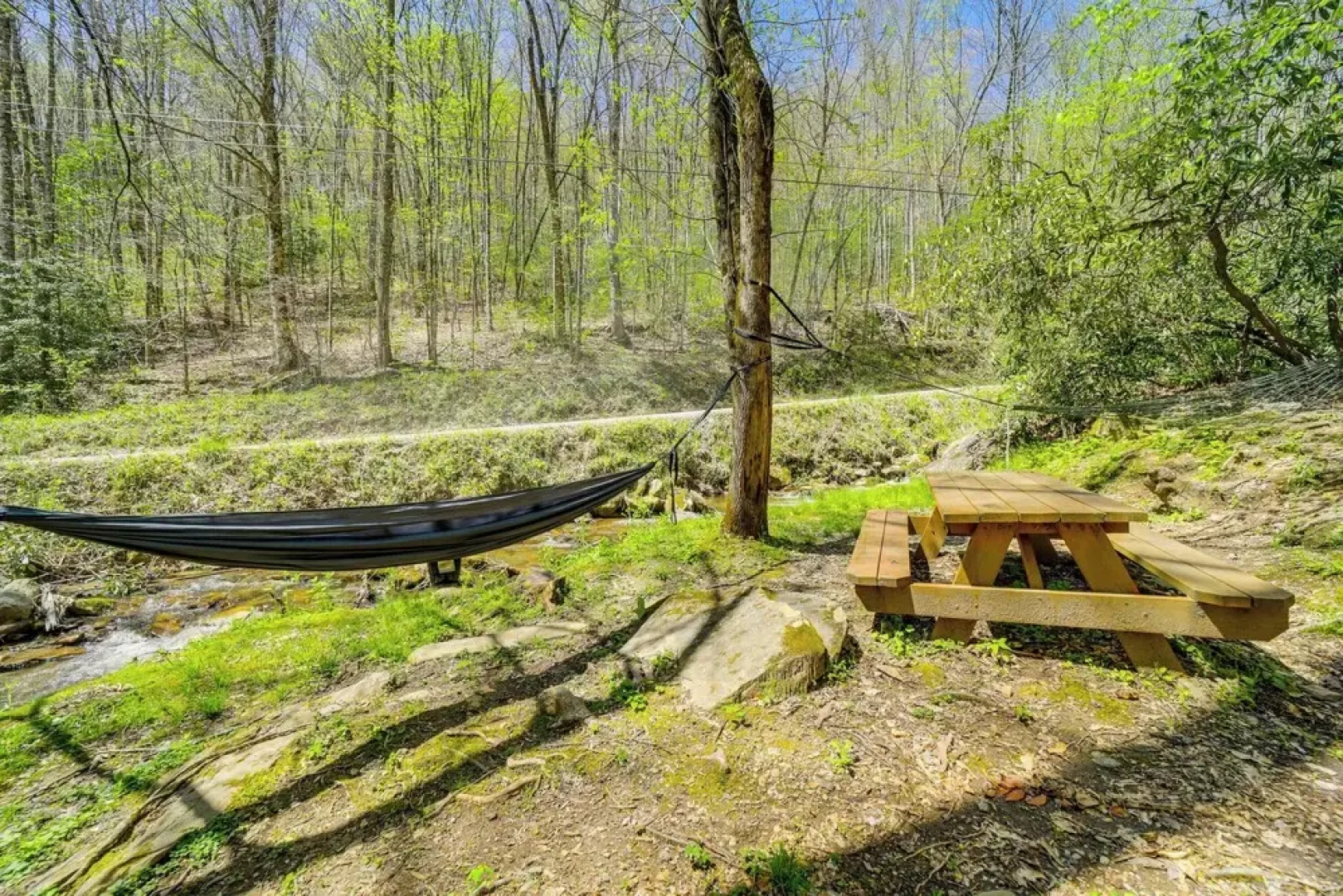 Creekside Cabin w/ Deck & Grill in Whittier!