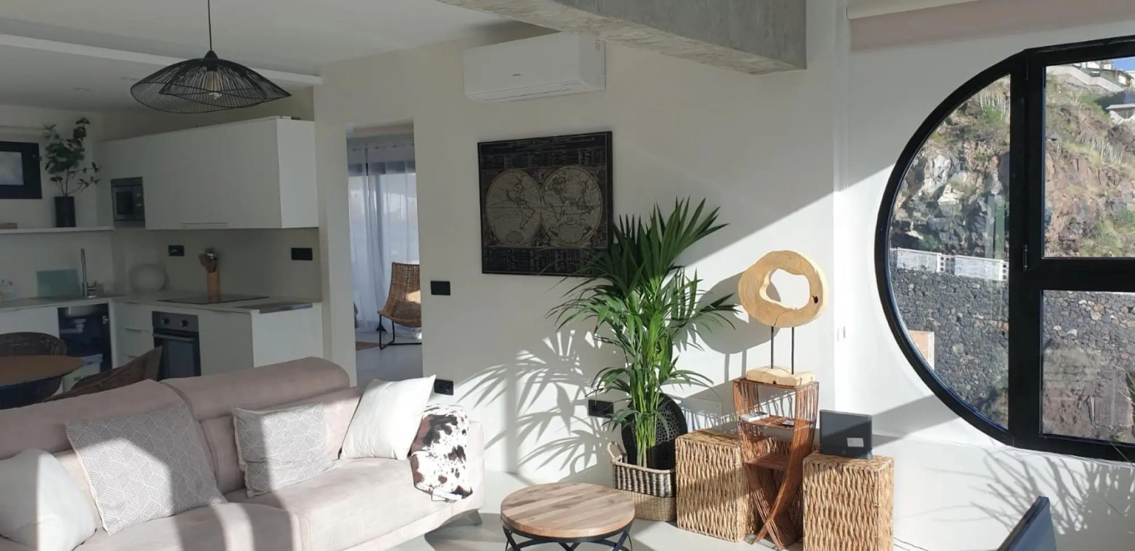 Home2Book Panoramic Sea Views Loft, Wifi